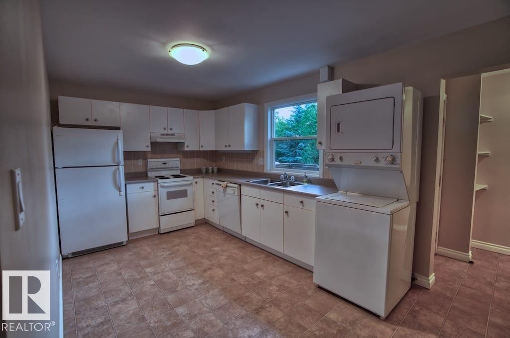 10026 87 Avenue, Edmonton, AB - Indoor
