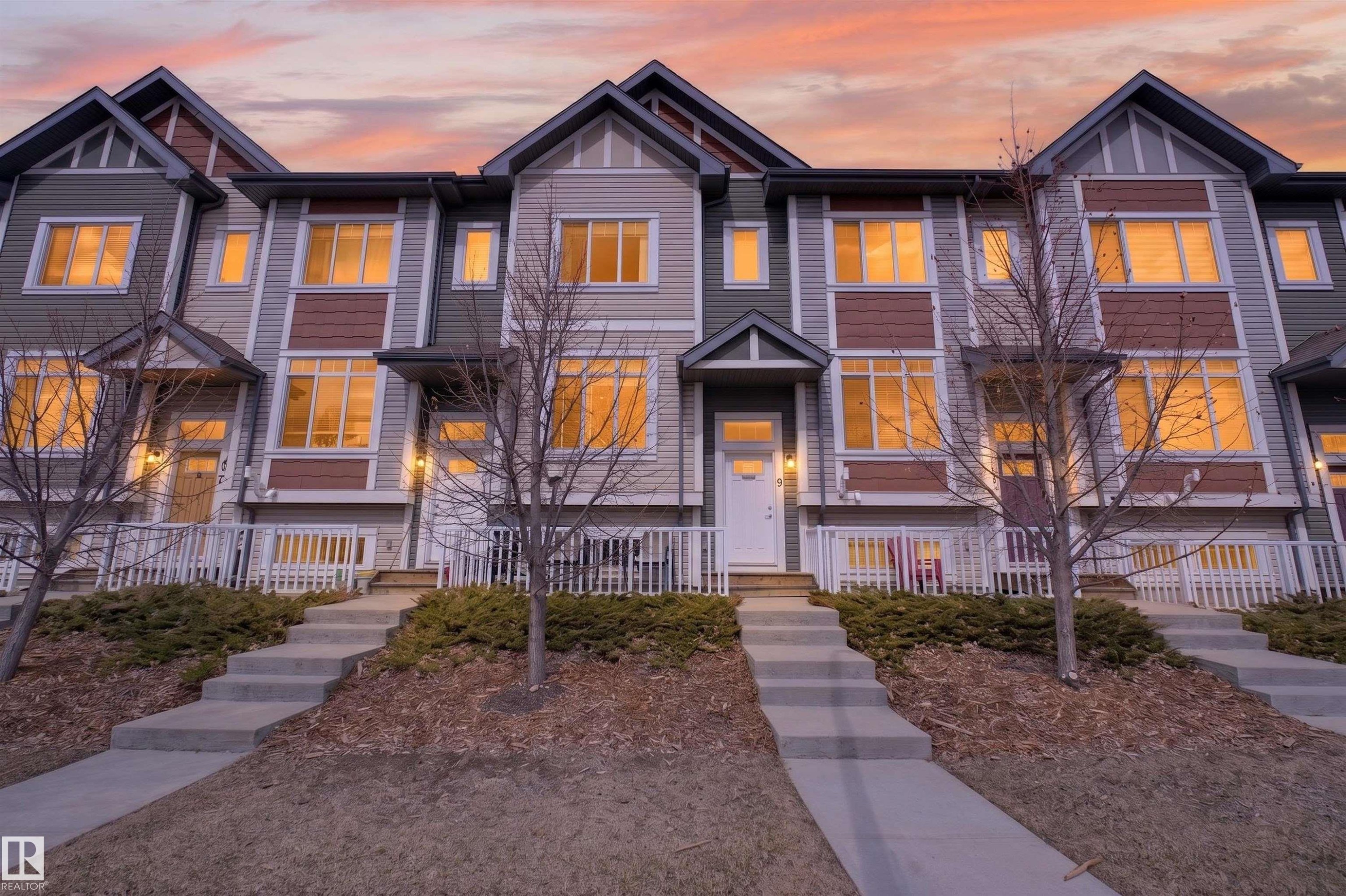 9 320 Secord Boulevard, Edmonton, AB - Outdoor With Facade