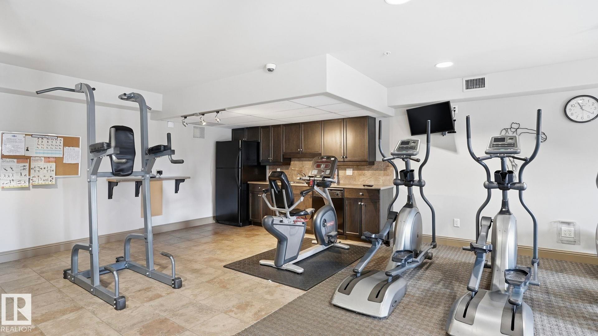 138 1406 Hodgson Way, Edmonton, AB - Indoor Photo Showing Gym Room