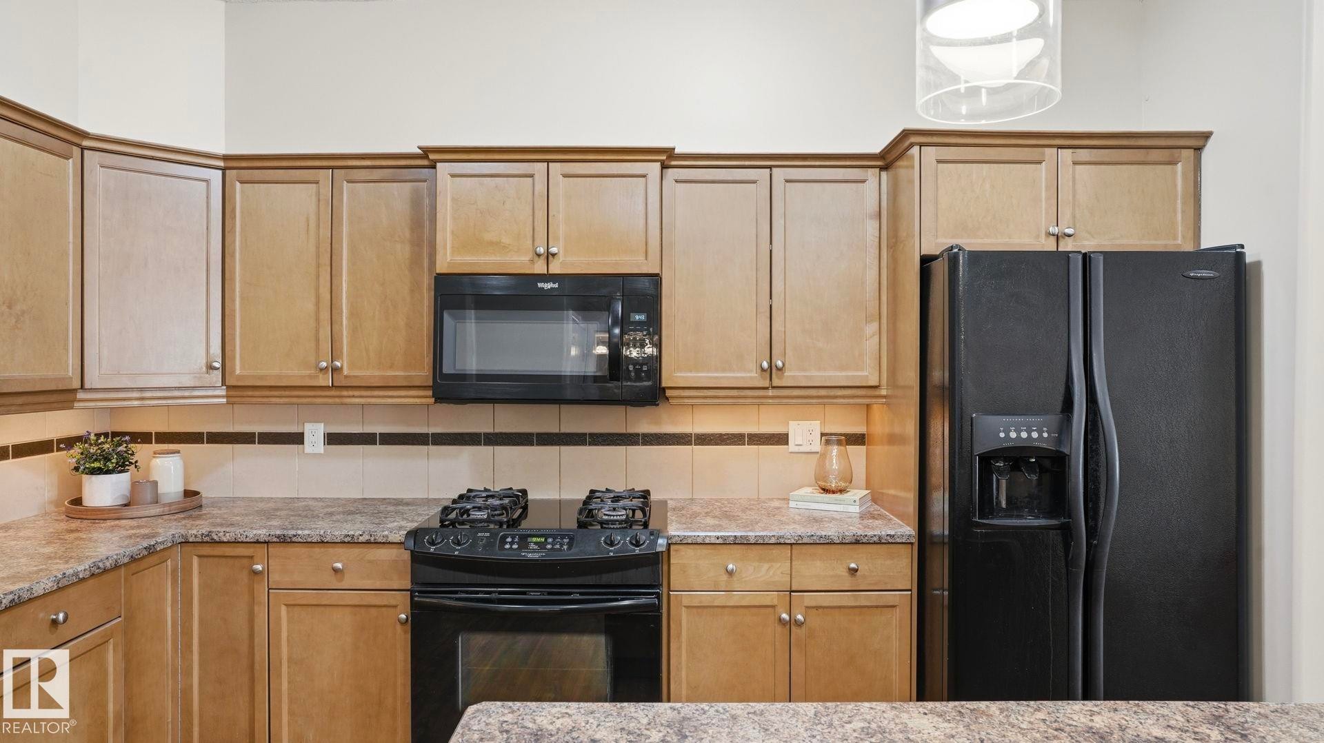 138 1406 Hodgson Way, Edmonton, AB - Indoor Photo Showing Kitchen