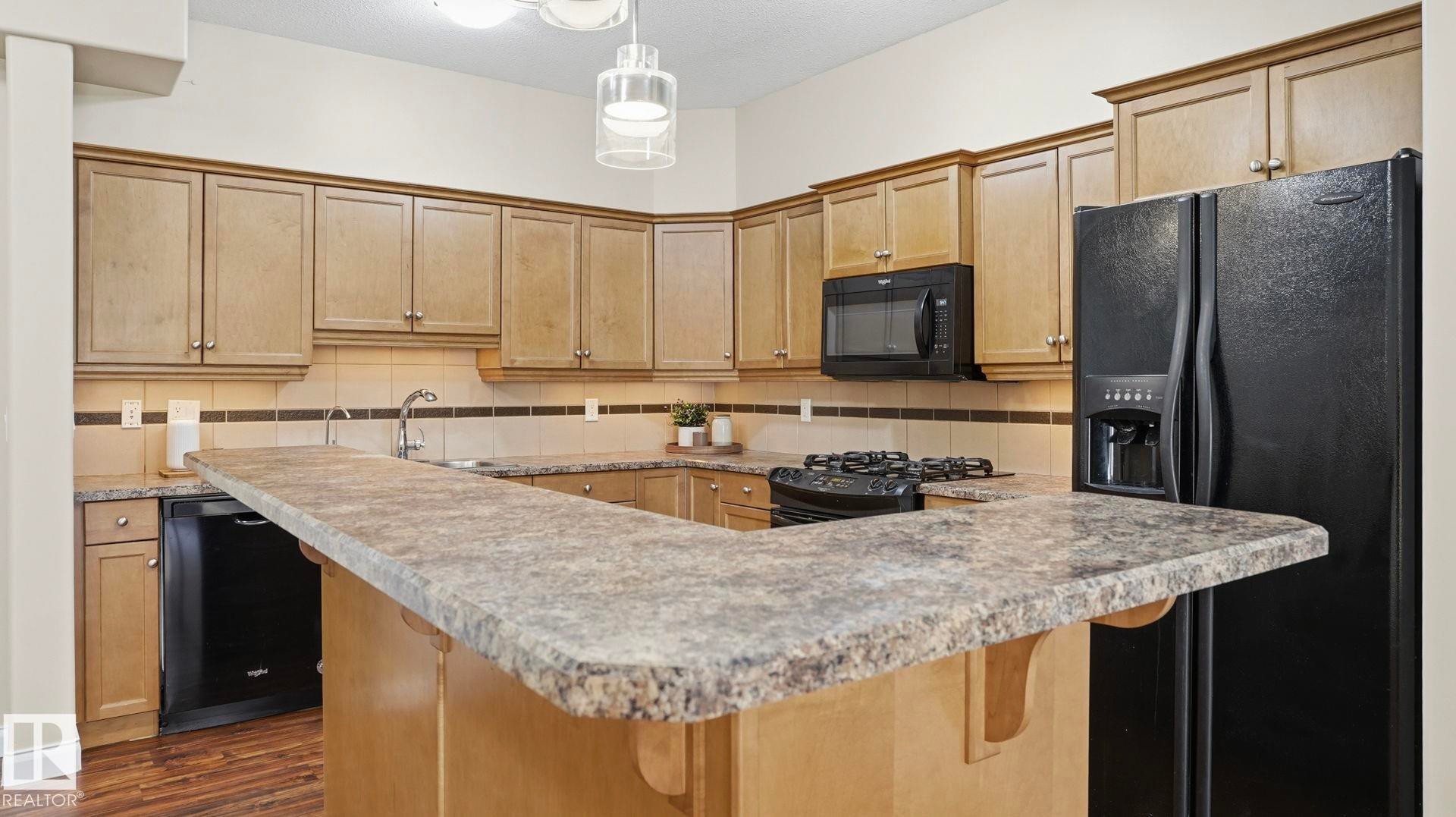 138 1406 Hodgson Way, Edmonton, AB - Indoor Photo Showing Kitchen