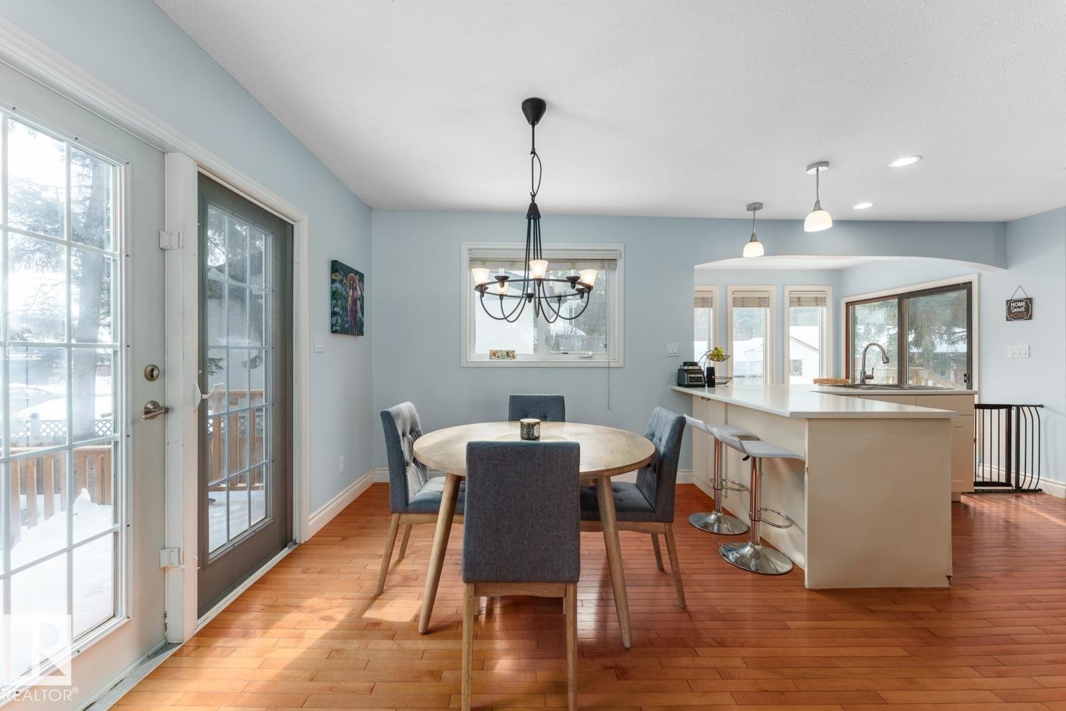 218 Pine Avenue, Cold Lake, AB - Indoor Photo Showing Dining Room