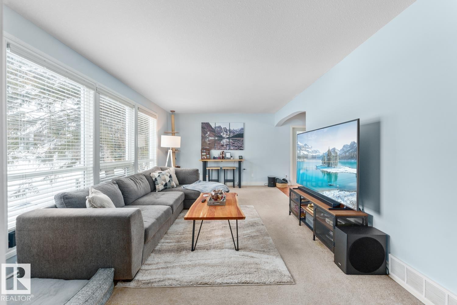 218 Pine Avenue, Cold Lake, AB - Indoor Photo Showing Living Room