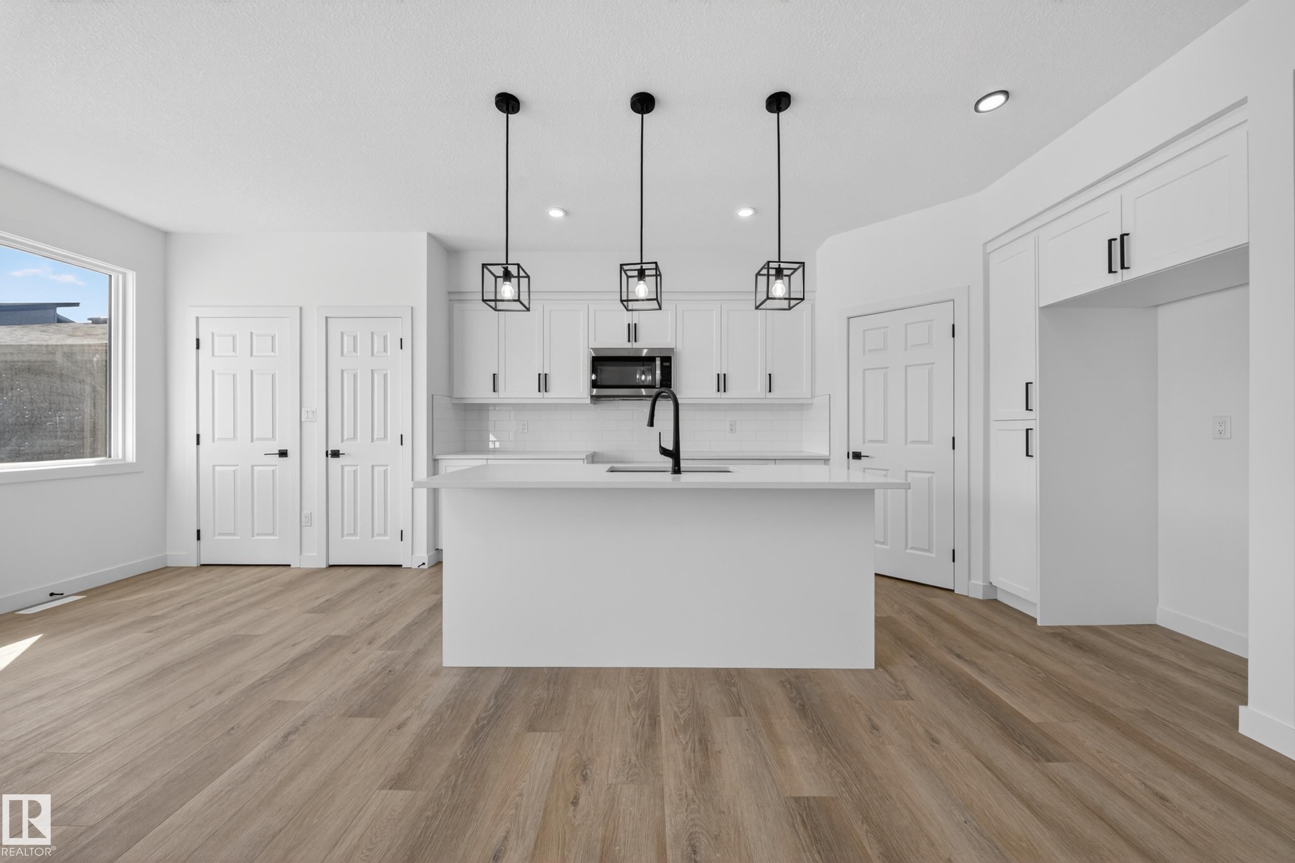 227 Deer Valley Drive, Leduc, AB - Indoor Photo Showing Kitchen