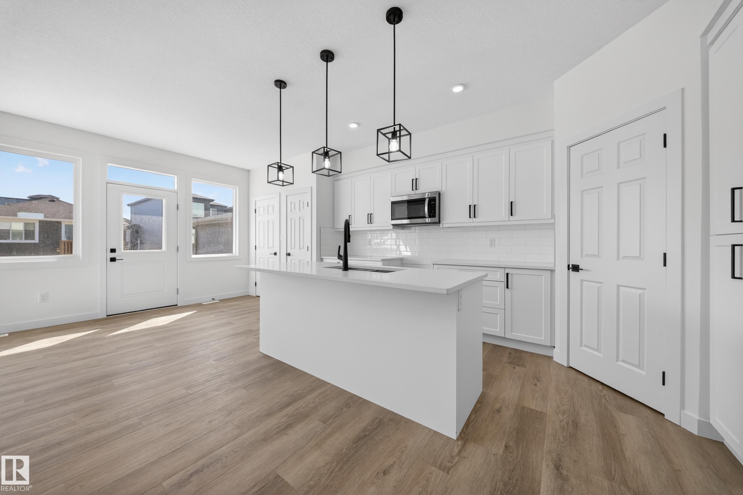 227 Deer Valley Drive, Leduc, AB - Indoor Photo Showing Kitchen