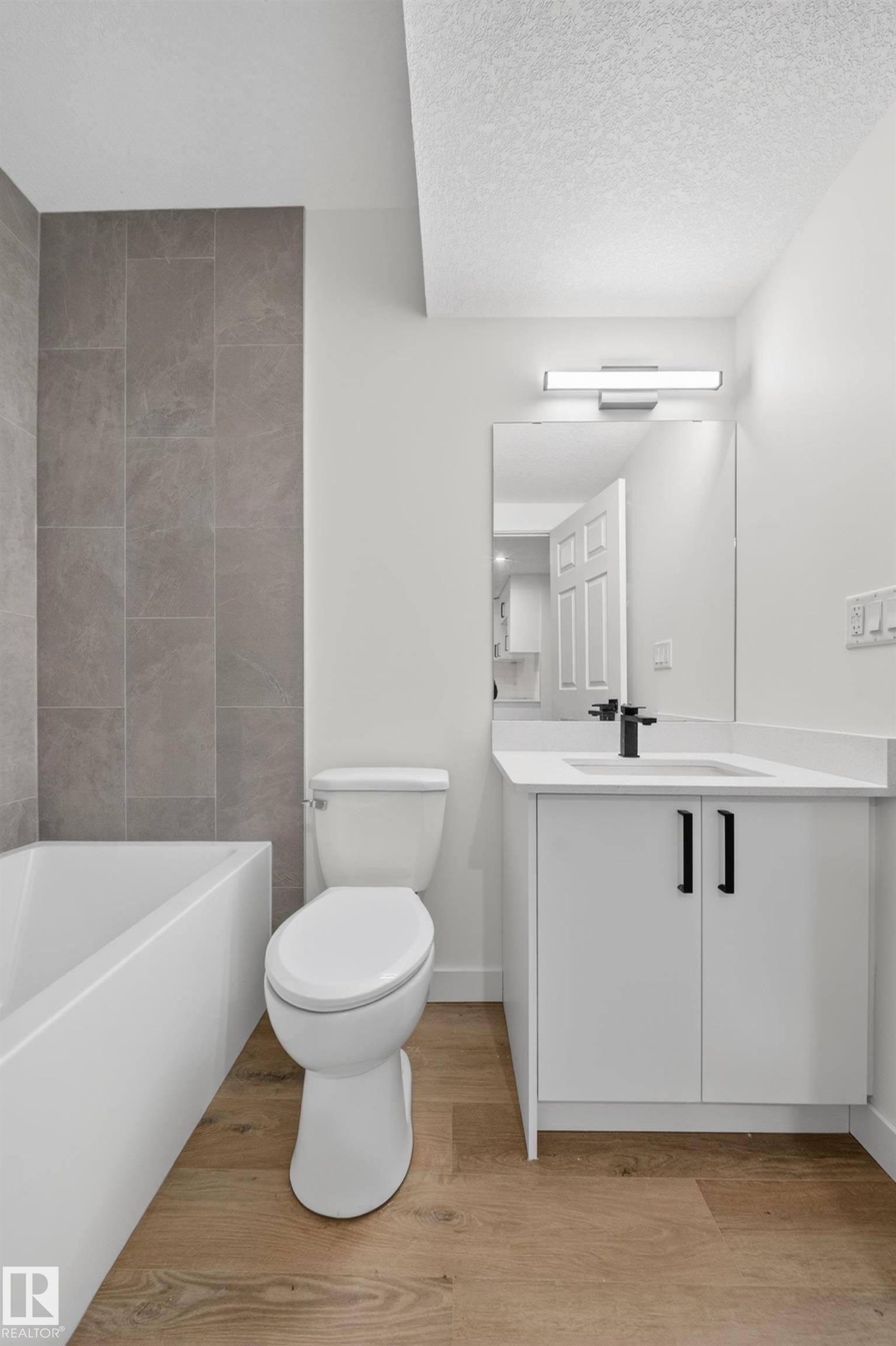 227 Deer Valley Drive, Leduc, AB - Indoor Photo Showing Bathroom