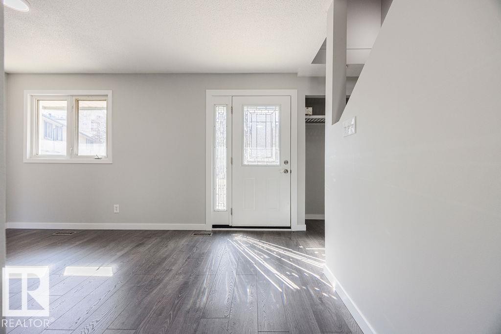 113 Abbottsfield Road, Edmonton, AB - Indoor Photo Showing Other Room