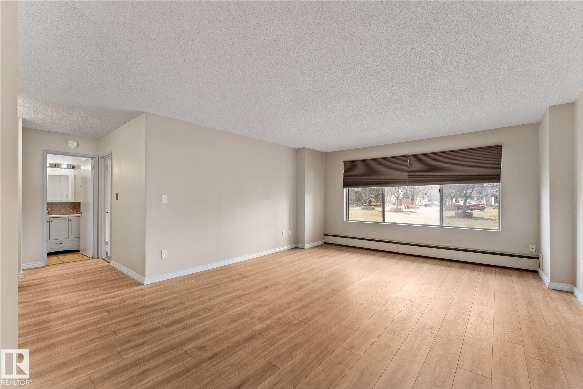 102 13910 Stony Plain Road, Edmonton, AB - Indoor