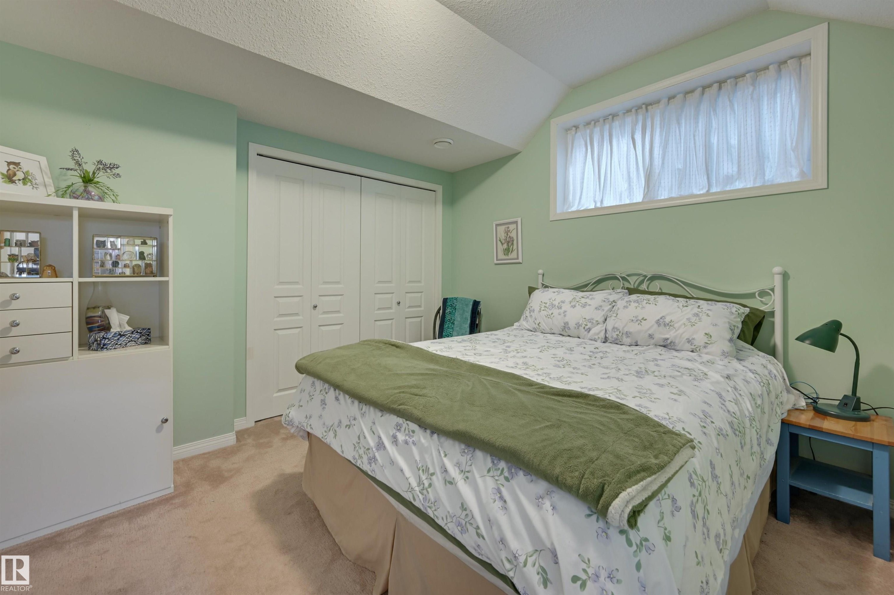 20645 93A Avenue, Edmonton, AB - Indoor Photo Showing Bedroom