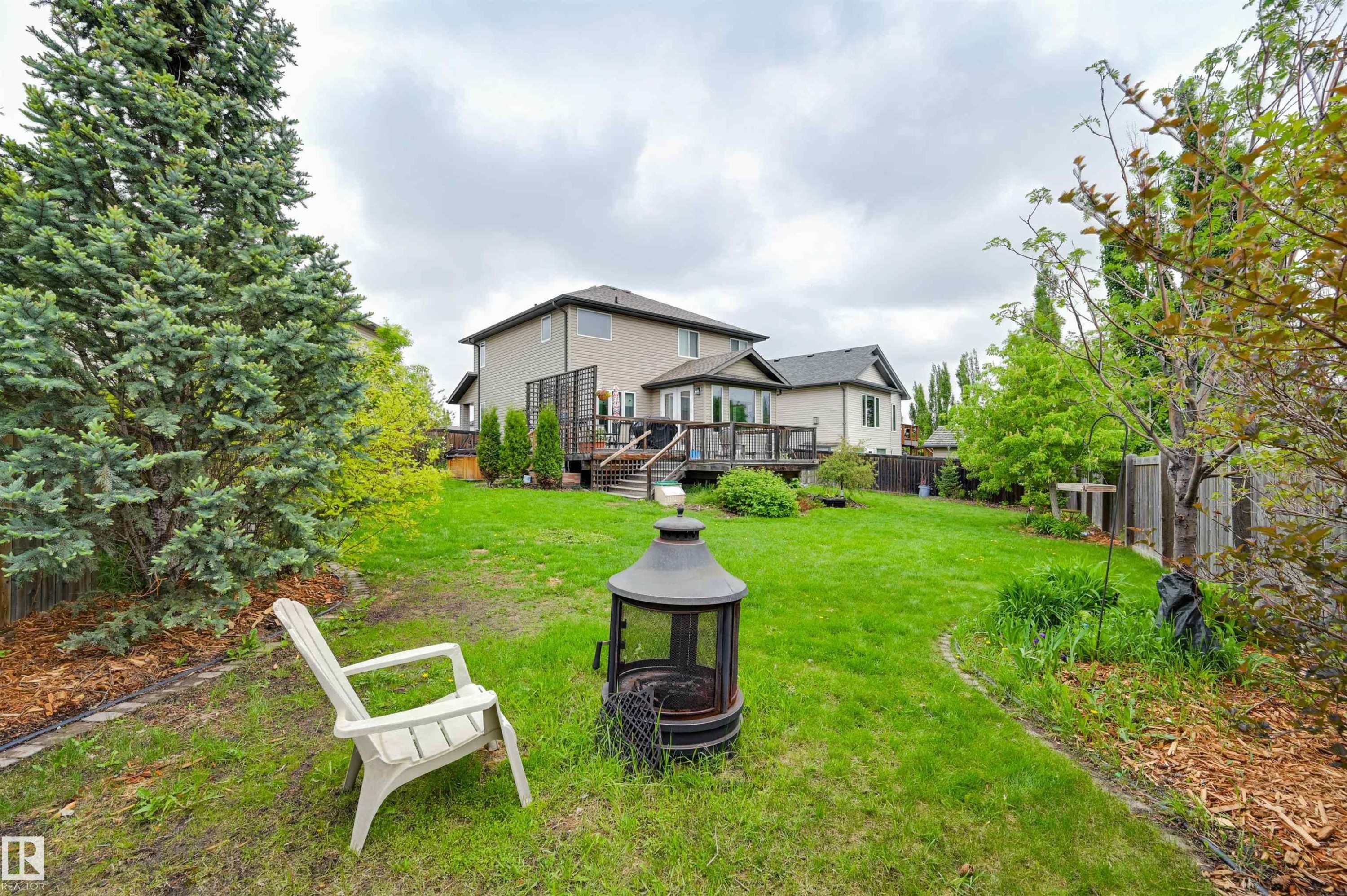 20645 93A Avenue, Edmonton, AB - Outdoor With Backyard