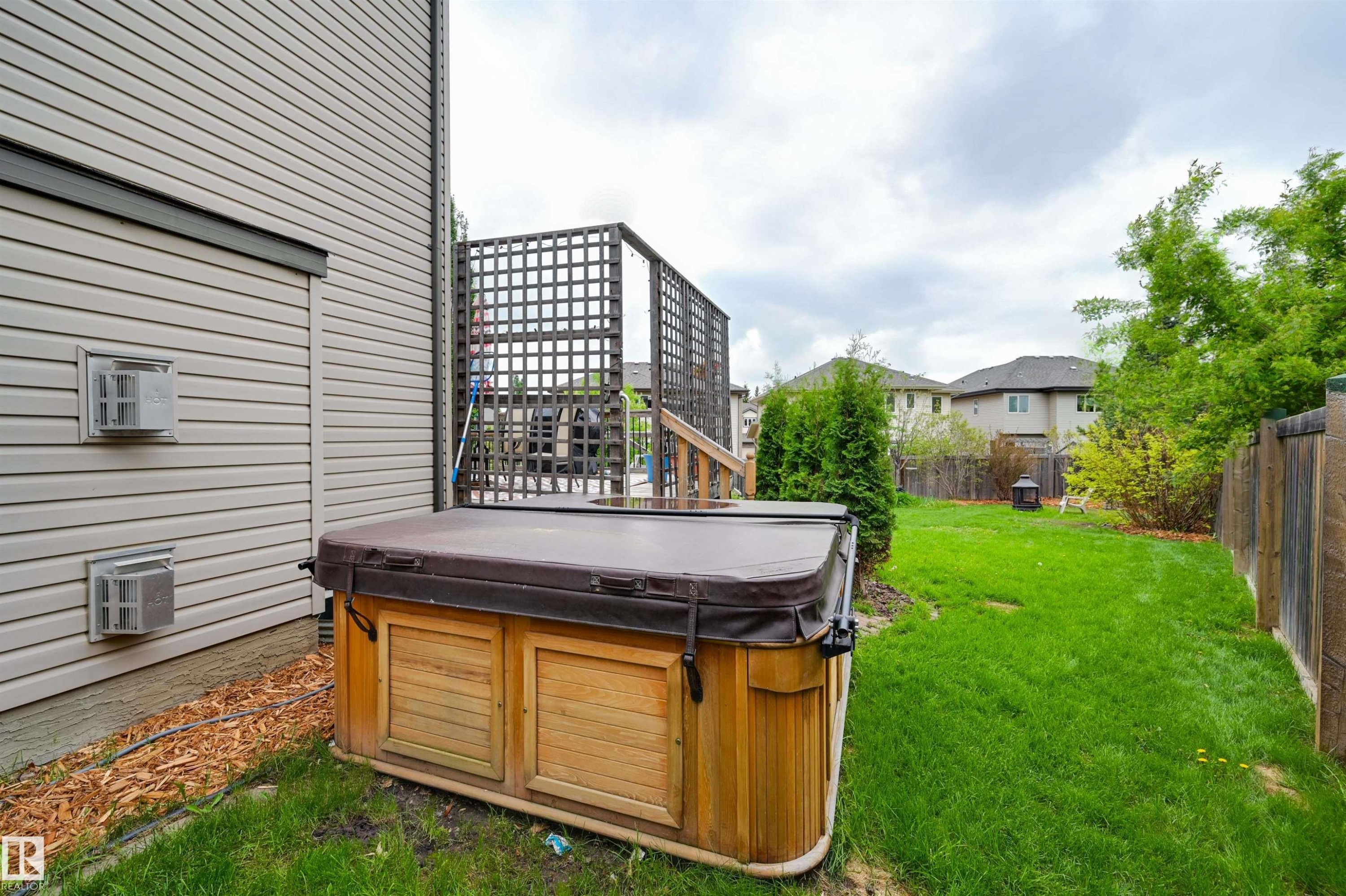 20645 93A Avenue, Edmonton, AB - Outdoor With Exterior