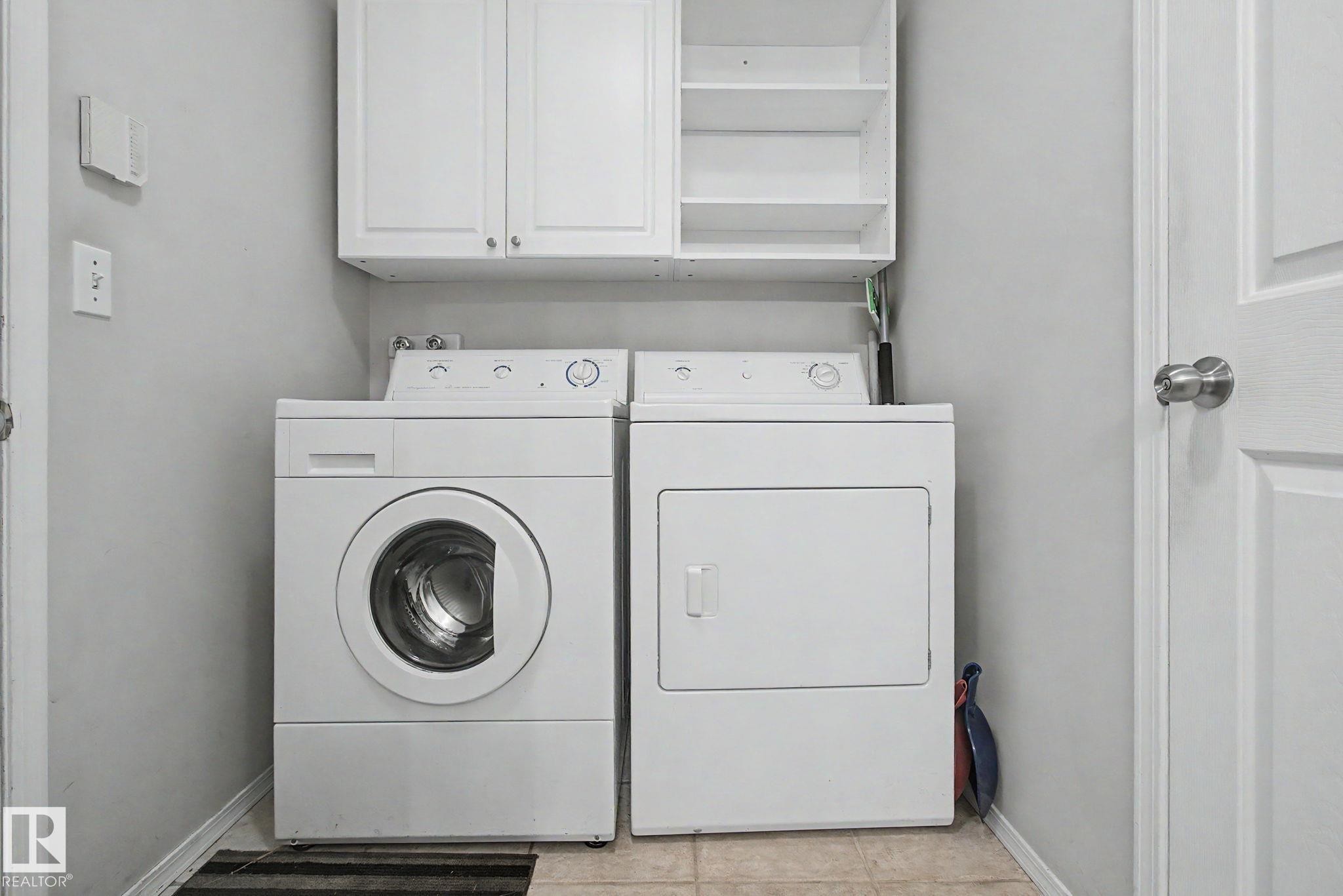 3505 Mclean Crescent, Edmonton, AB - Indoor Photo Showing Laundry Room