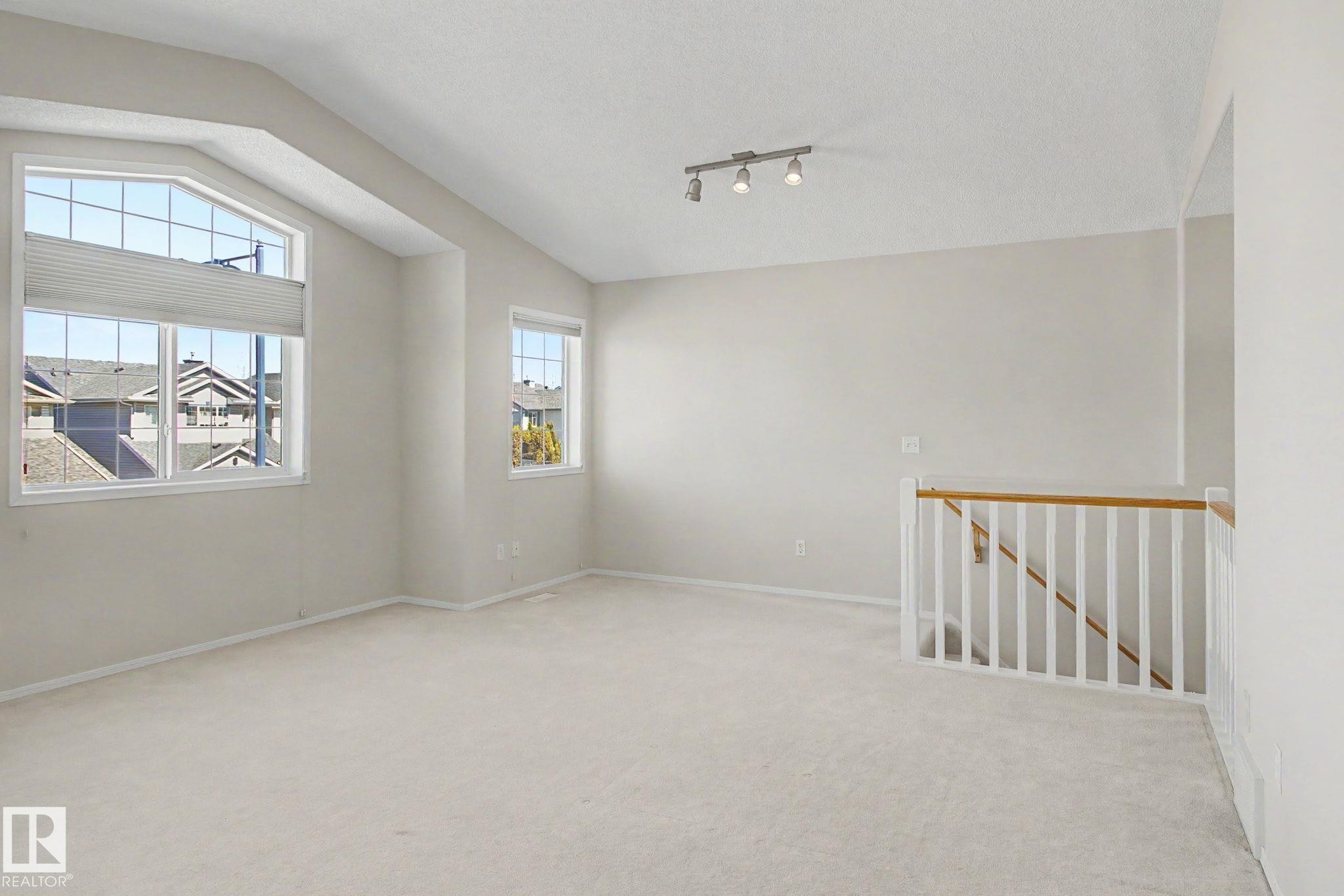 3505 Mclean Crescent, Edmonton, AB - Indoor Photo Showing Other Room