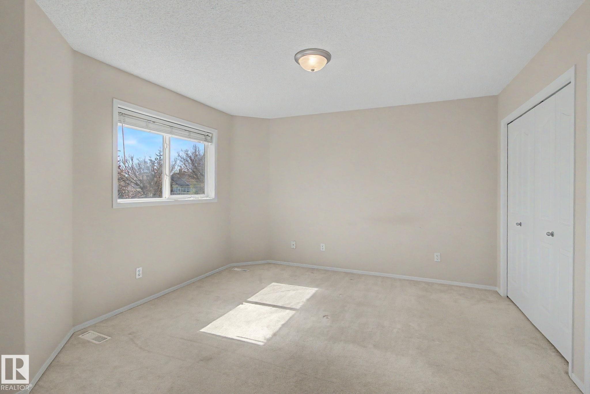 3505 Mclean Crescent, Edmonton, AB - Indoor Photo Showing Other Room