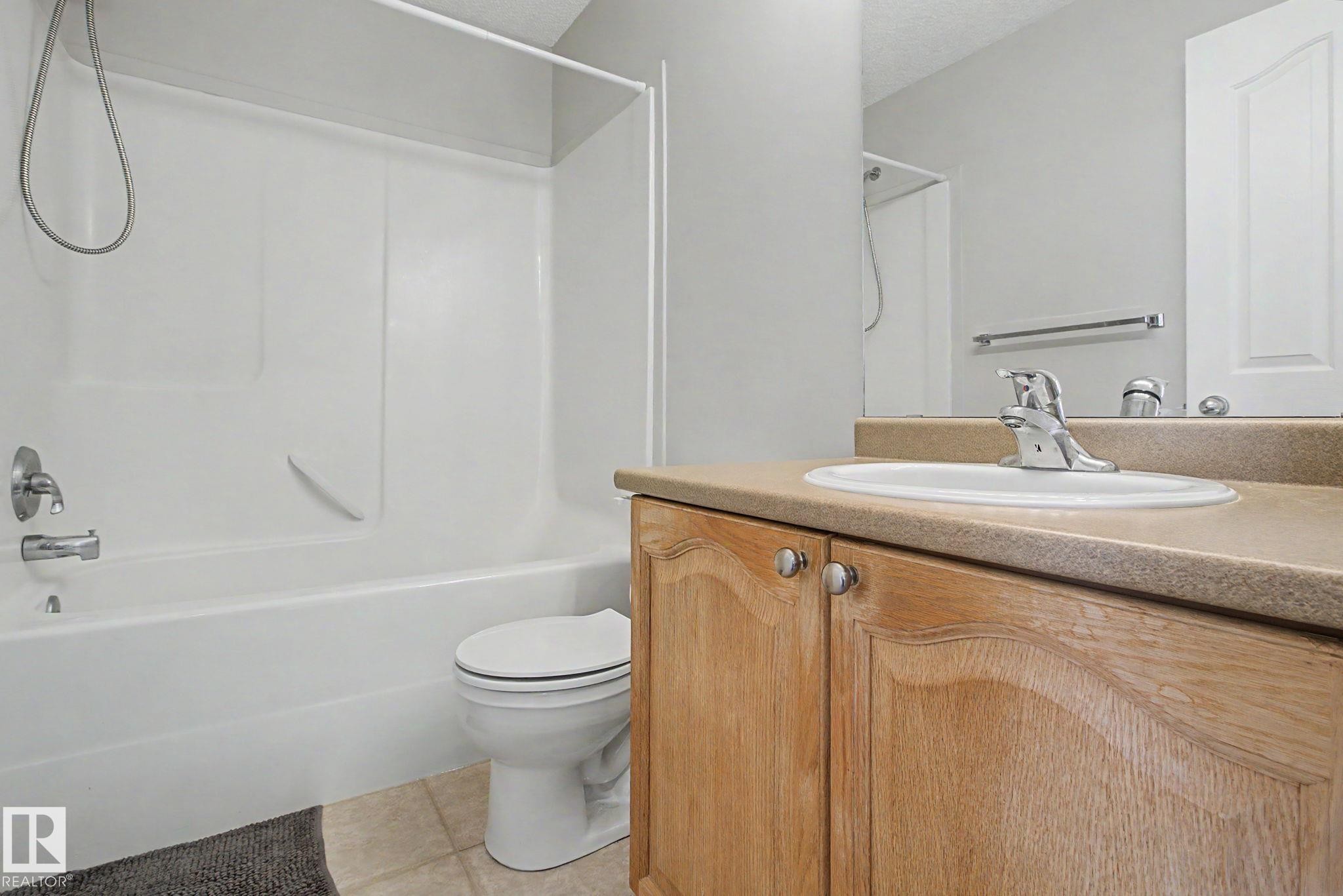3505 Mclean Crescent, Edmonton, AB - Indoor Photo Showing Bathroom
