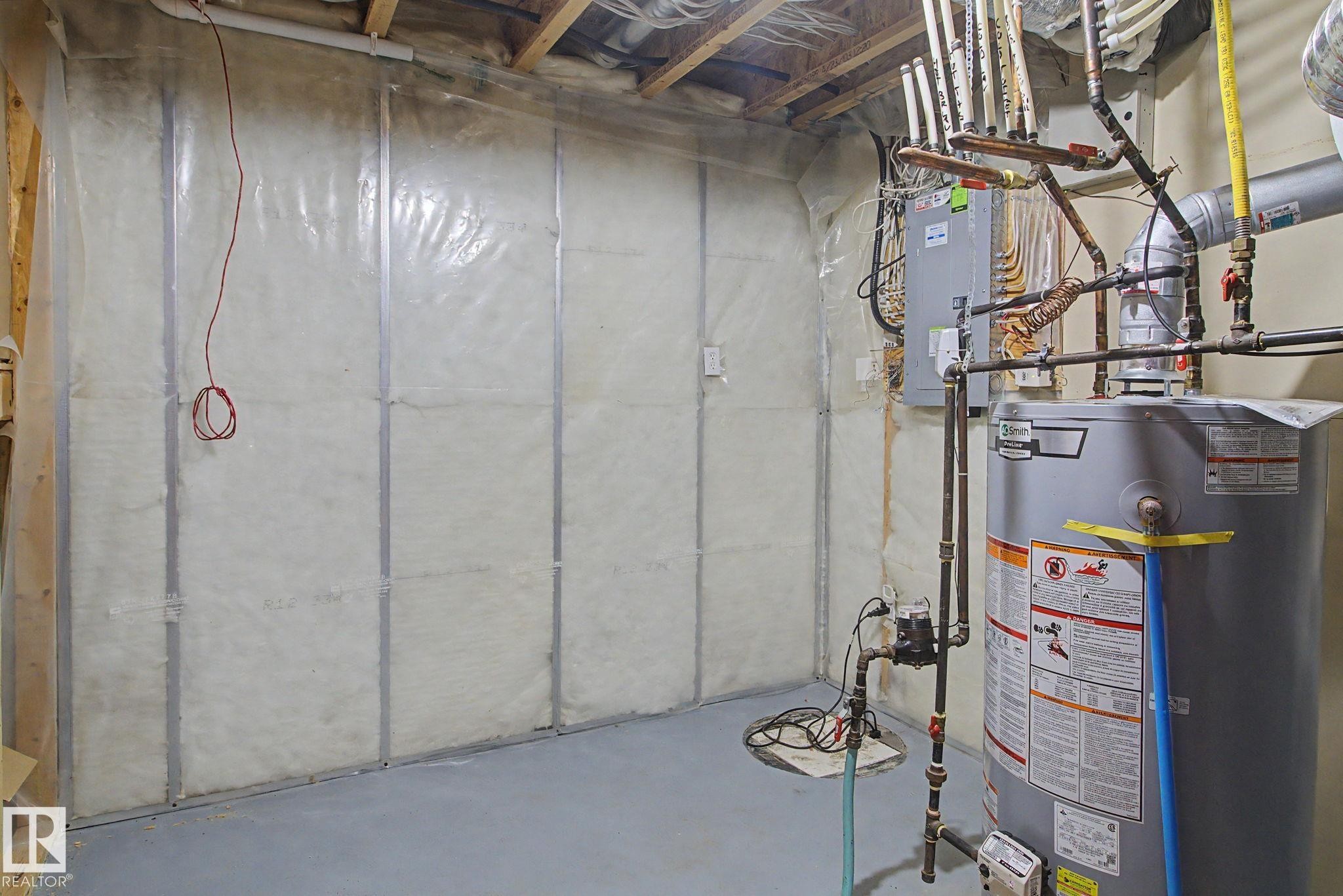 3505 Mclean Crescent, Edmonton, AB - Indoor Photo Showing Basement