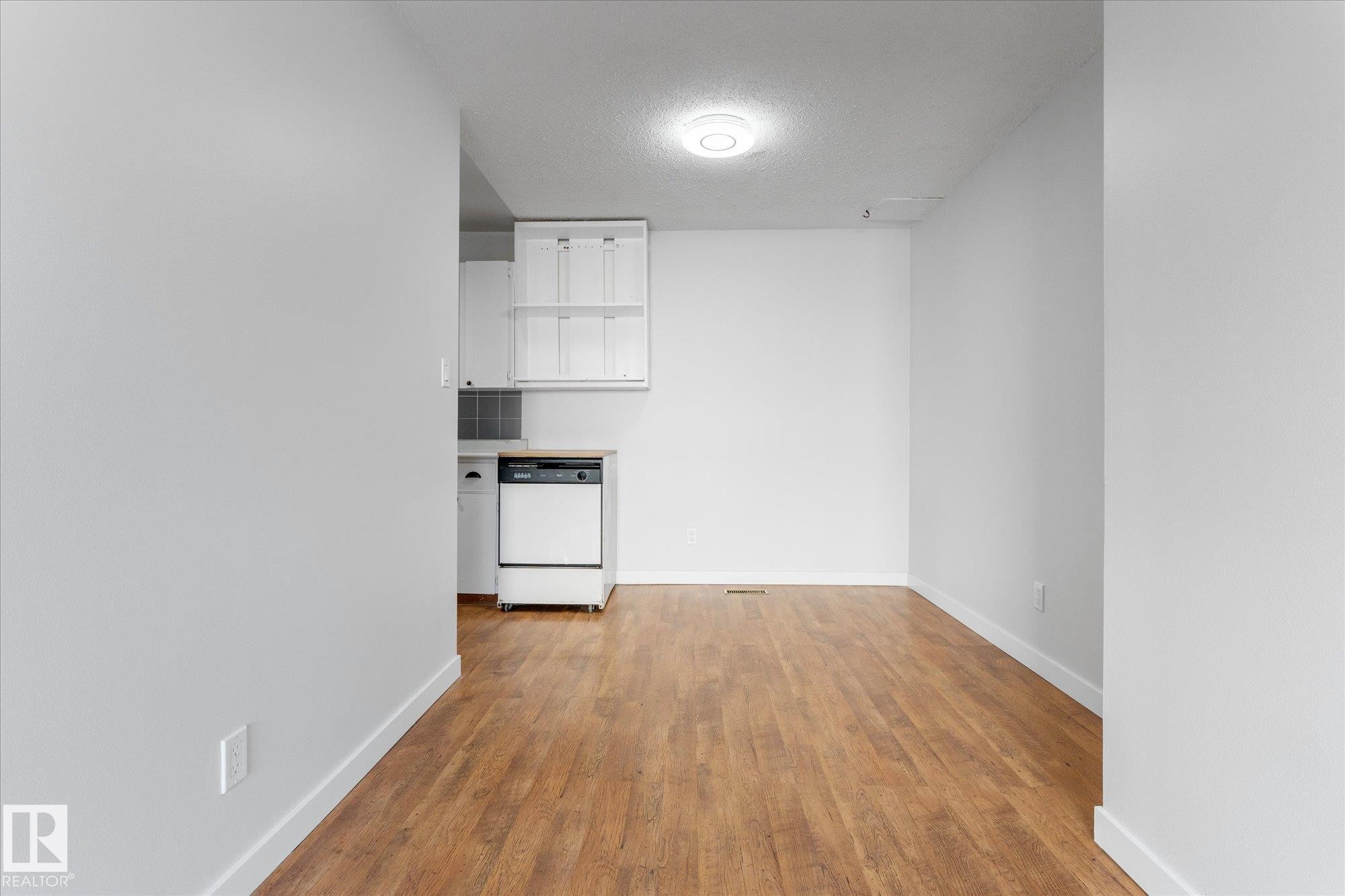 20 Athabasca Acres, Devon, AB - Indoor