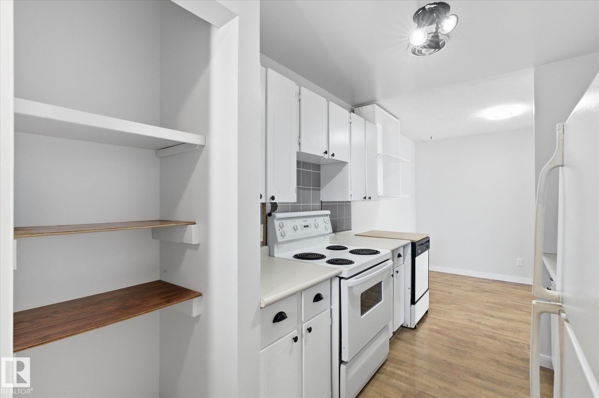 20 Athabasca Acres, Devon, AB - Indoor Photo Showing Kitchen