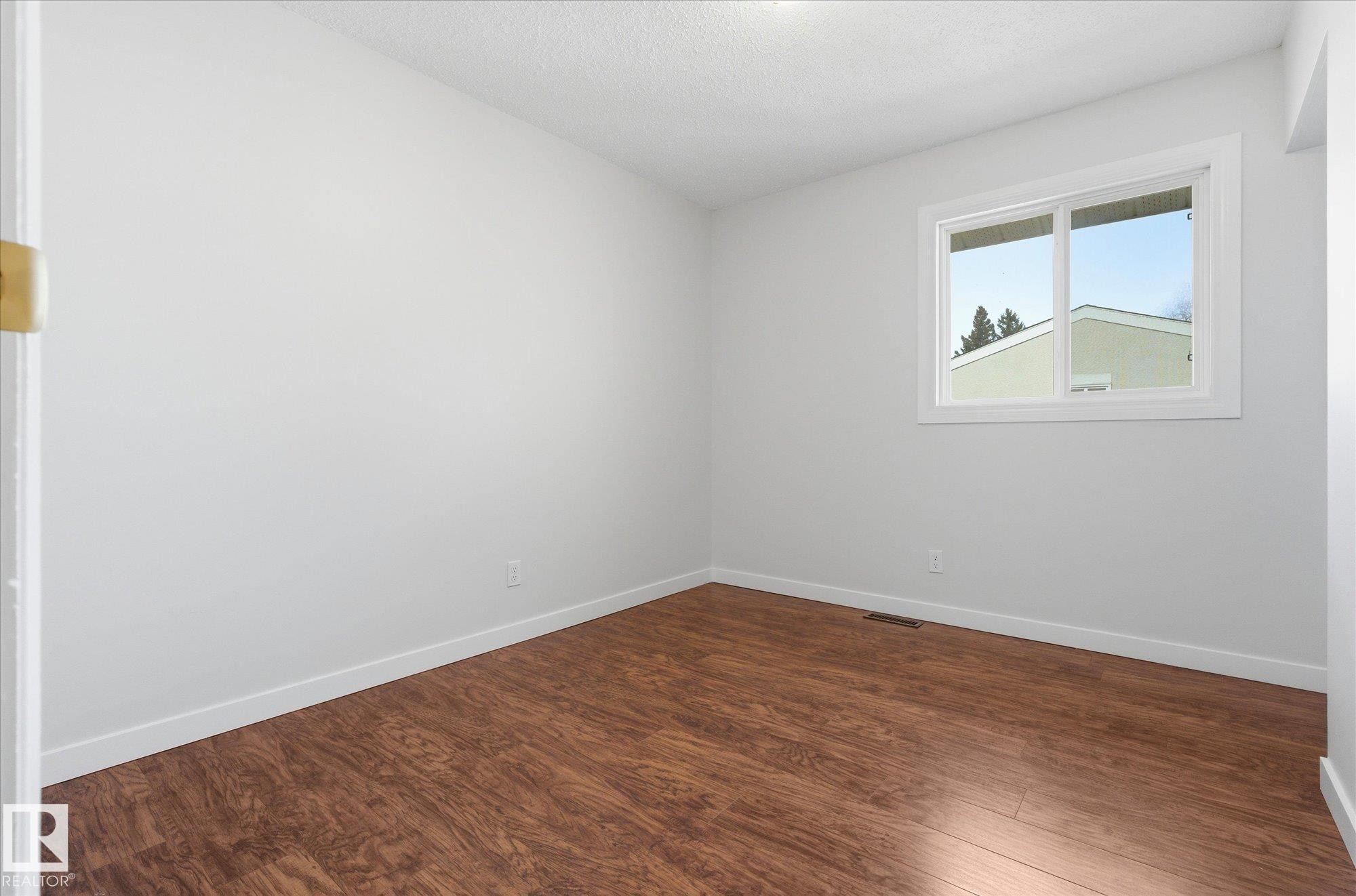 20 Athabasca Acres, Devon, AB - Indoor Photo Showing Other Room