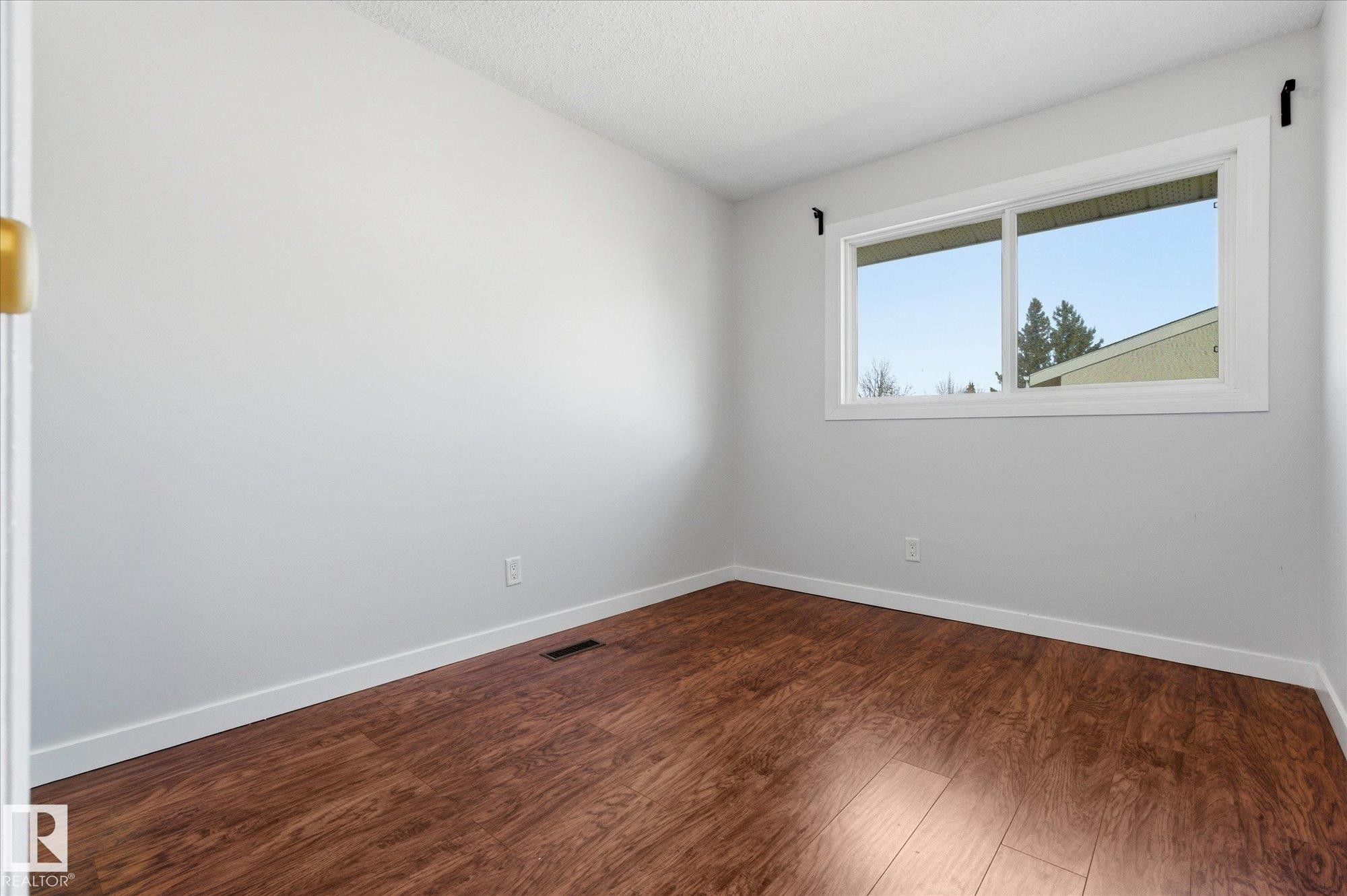 20 Athabasca Acres, Devon, AB - Indoor Photo Showing Other Room