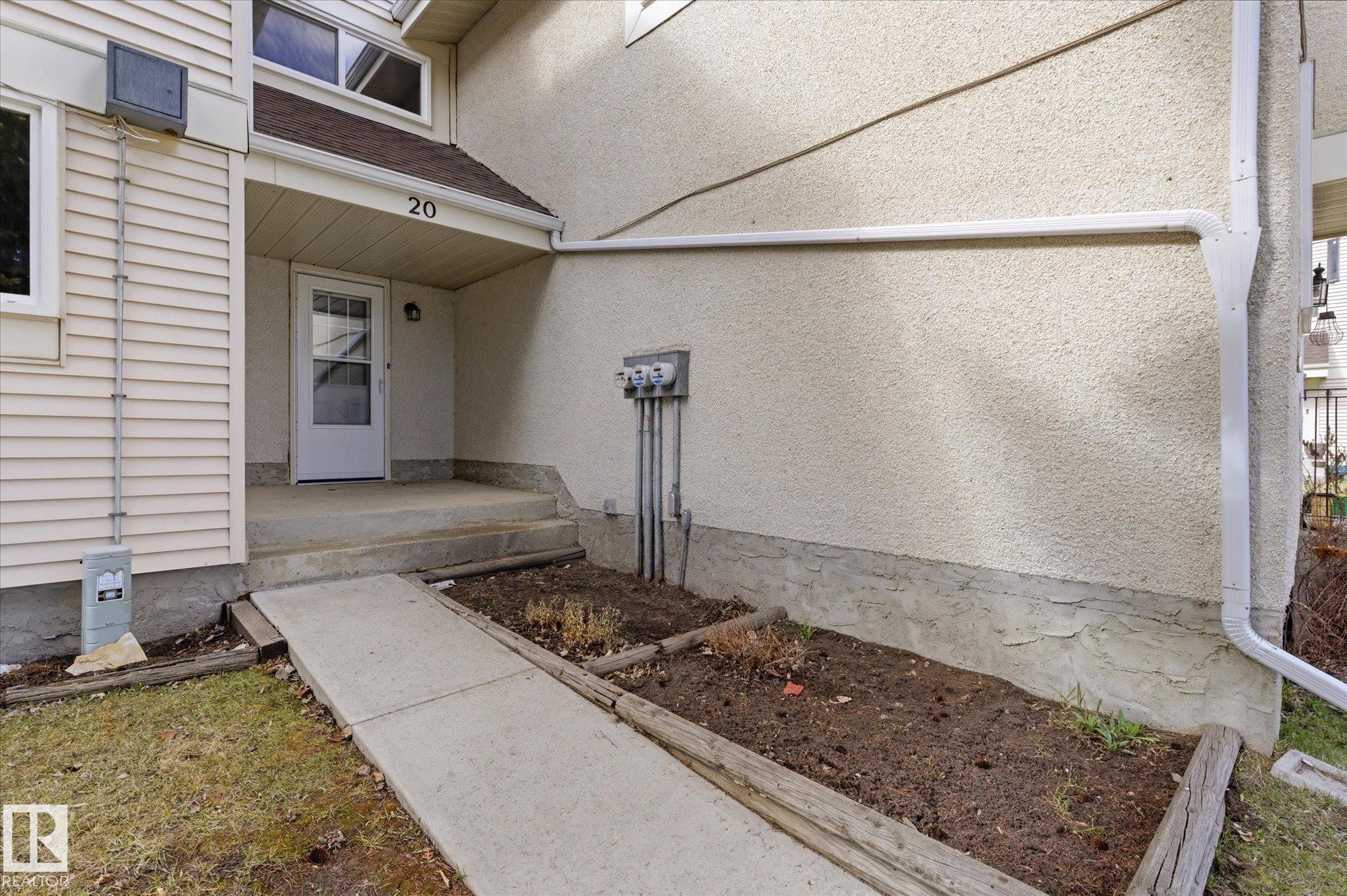 20 Athabasca Acres, Devon, AB - Outdoor