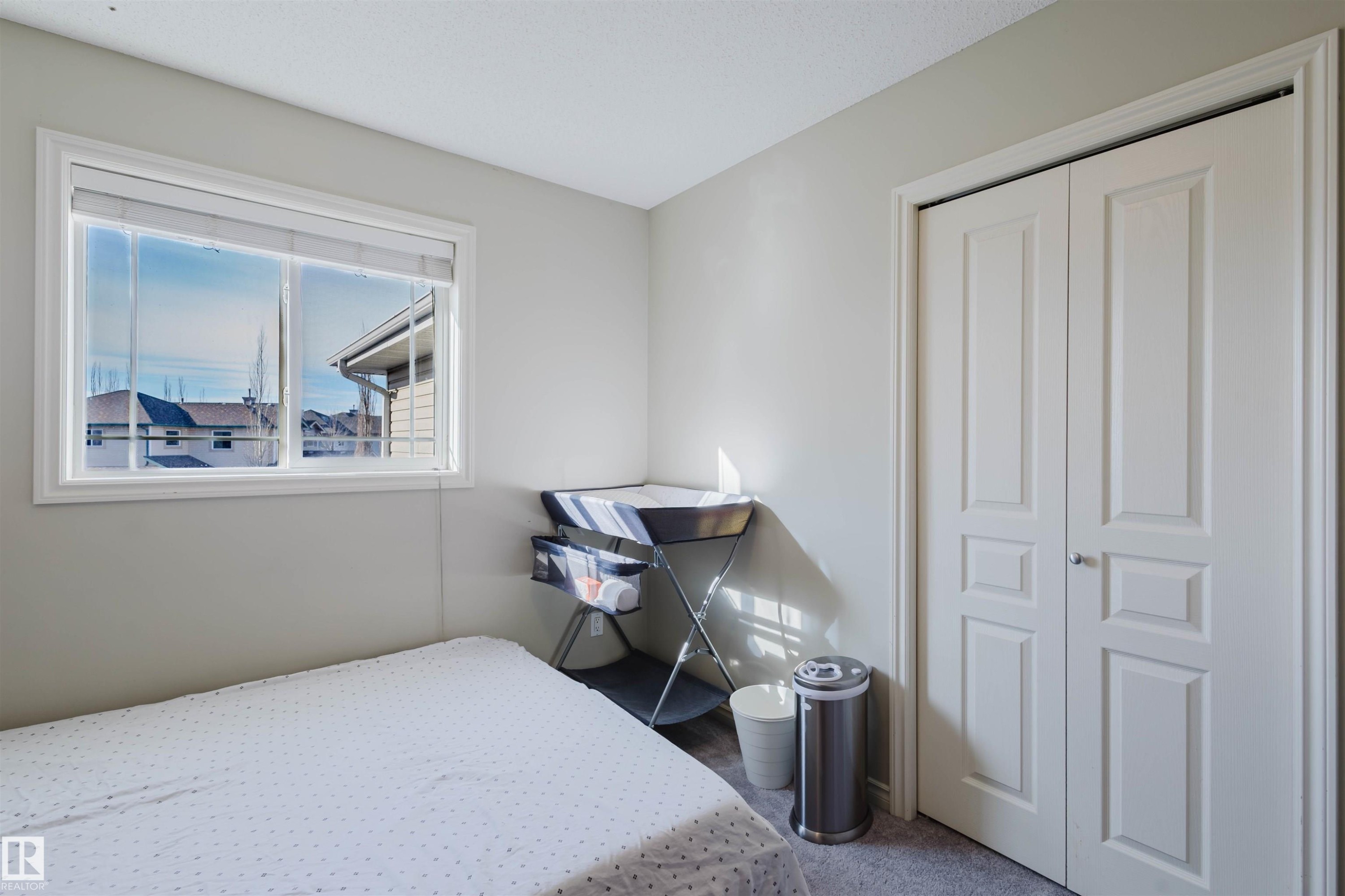 3534 Mclean Crescent, Edmonton, AB - Indoor Photo Showing Bedroom