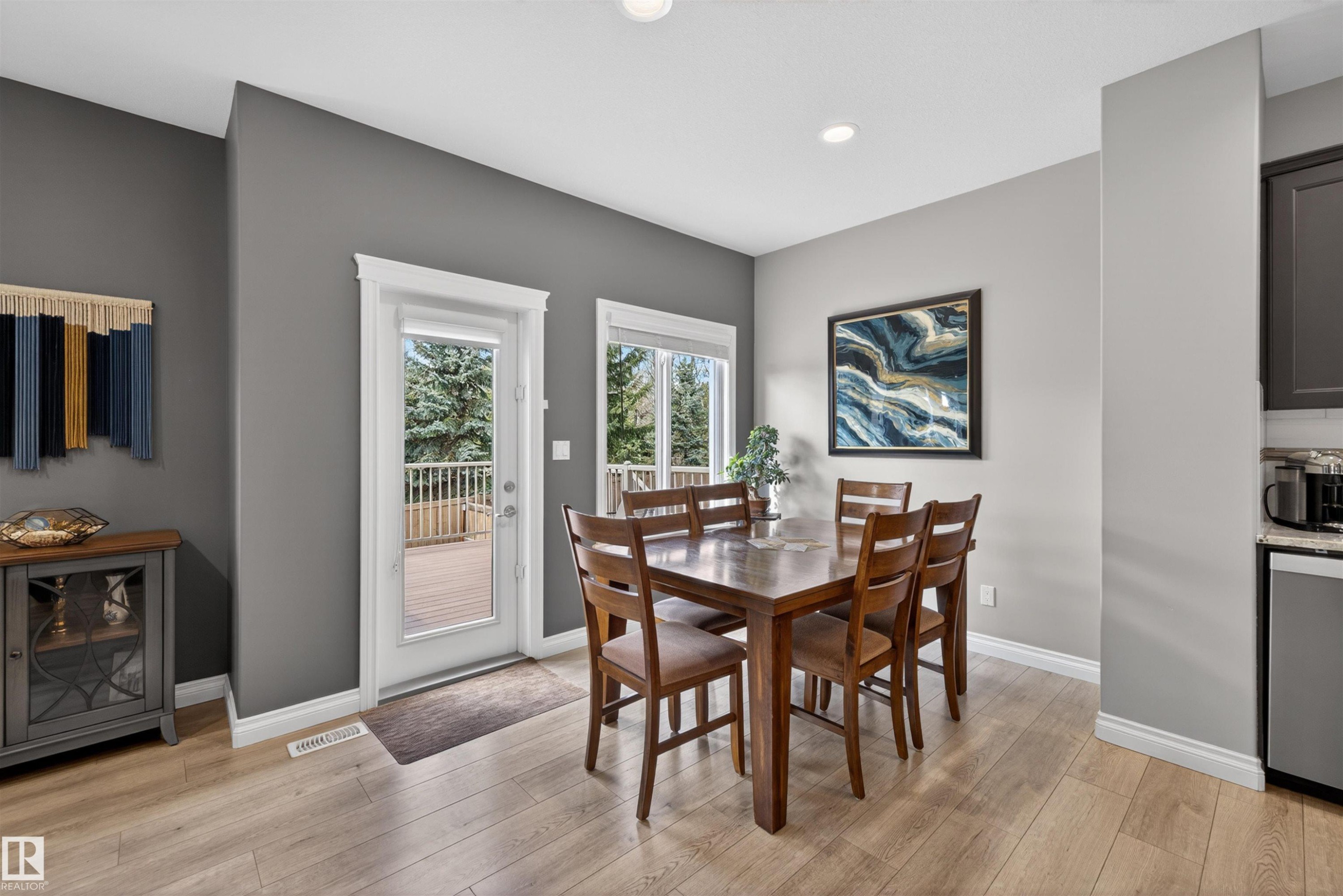 3353 Hilton Crescent, Edmonton, AB - Indoor Photo Showing Dining Room