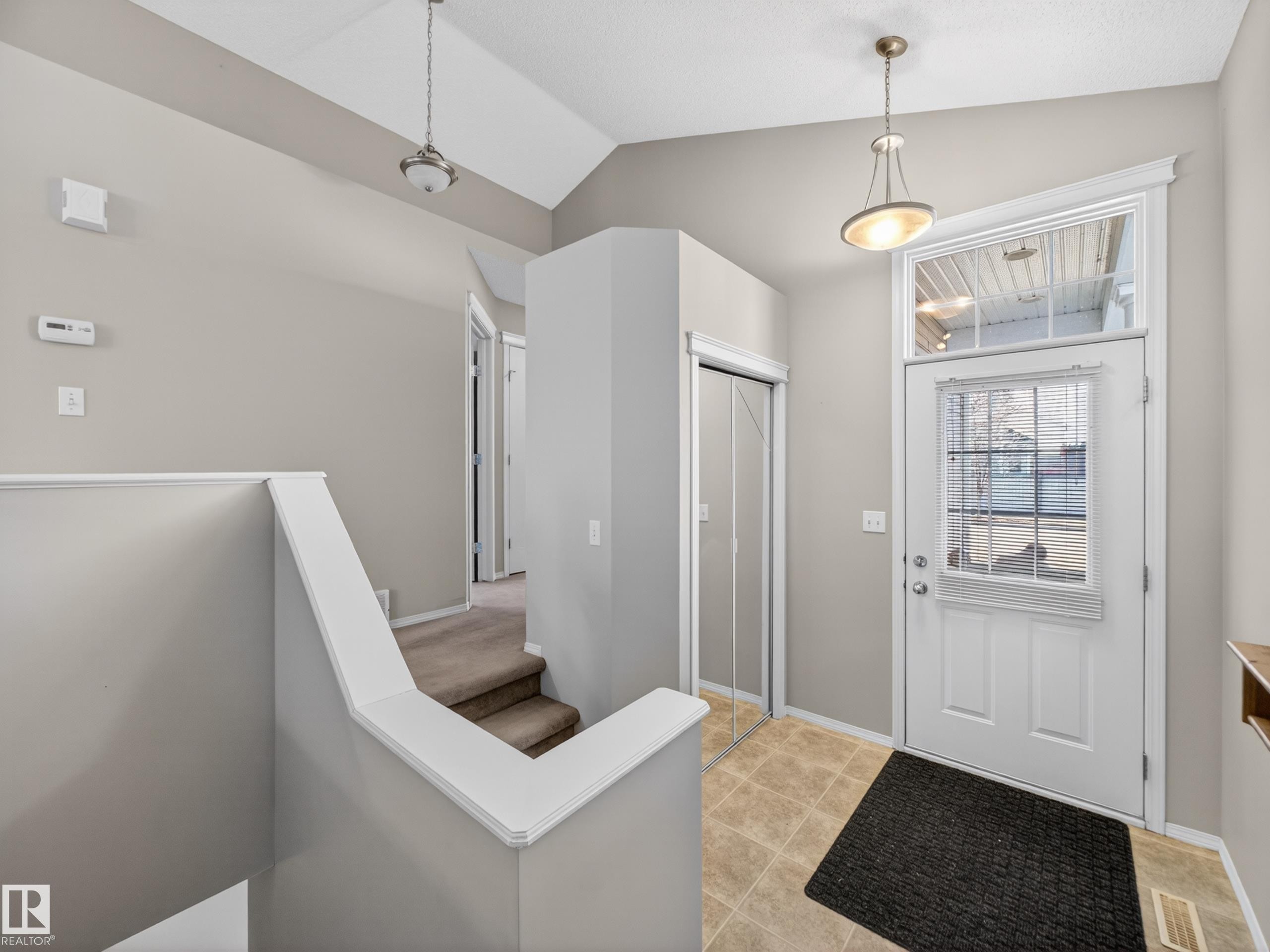 7912 10 Avenue, Edmonton, AB - Indoor Photo Showing Other Room