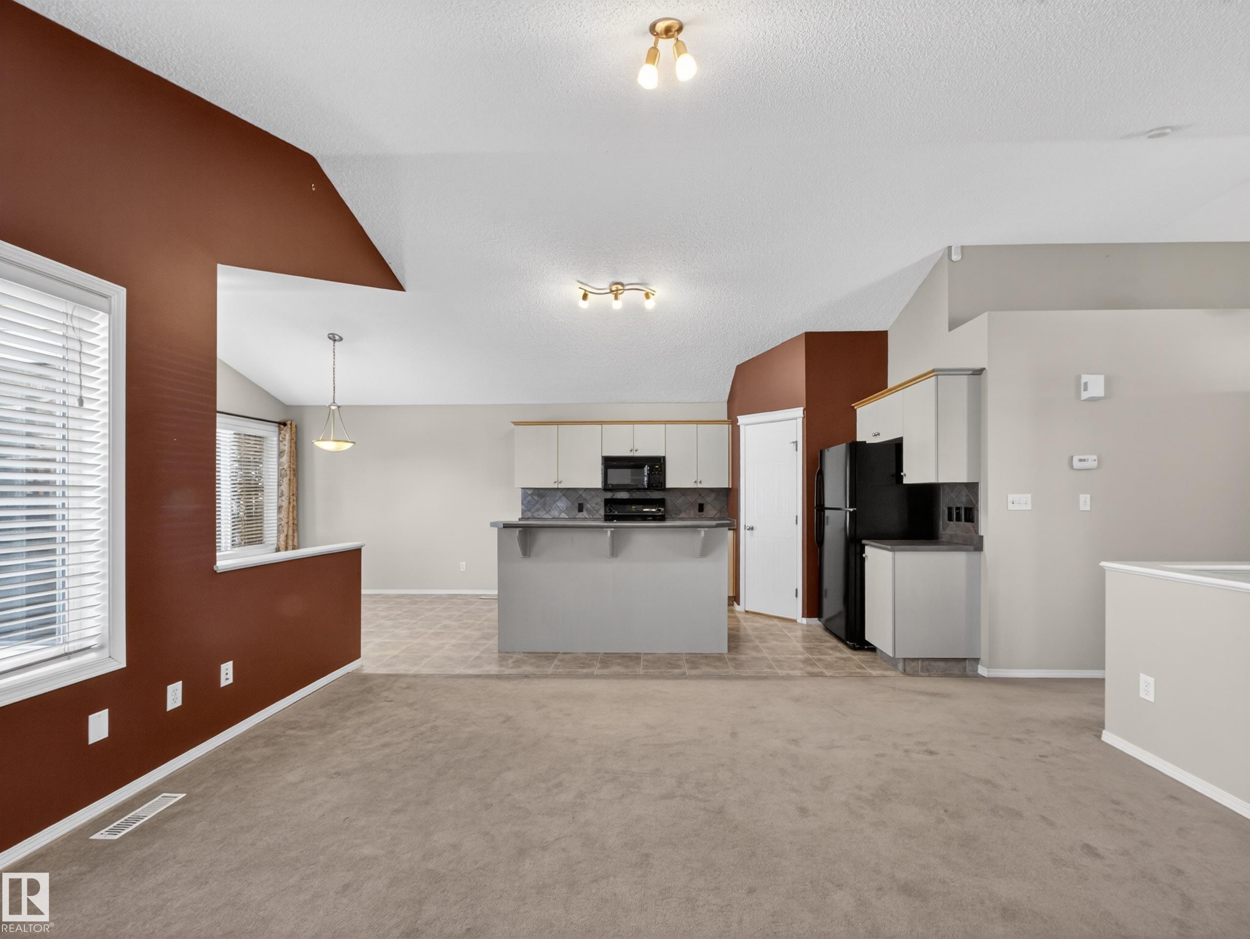 7912 10 Avenue, Edmonton, AB - Indoor Photo Showing Kitchen