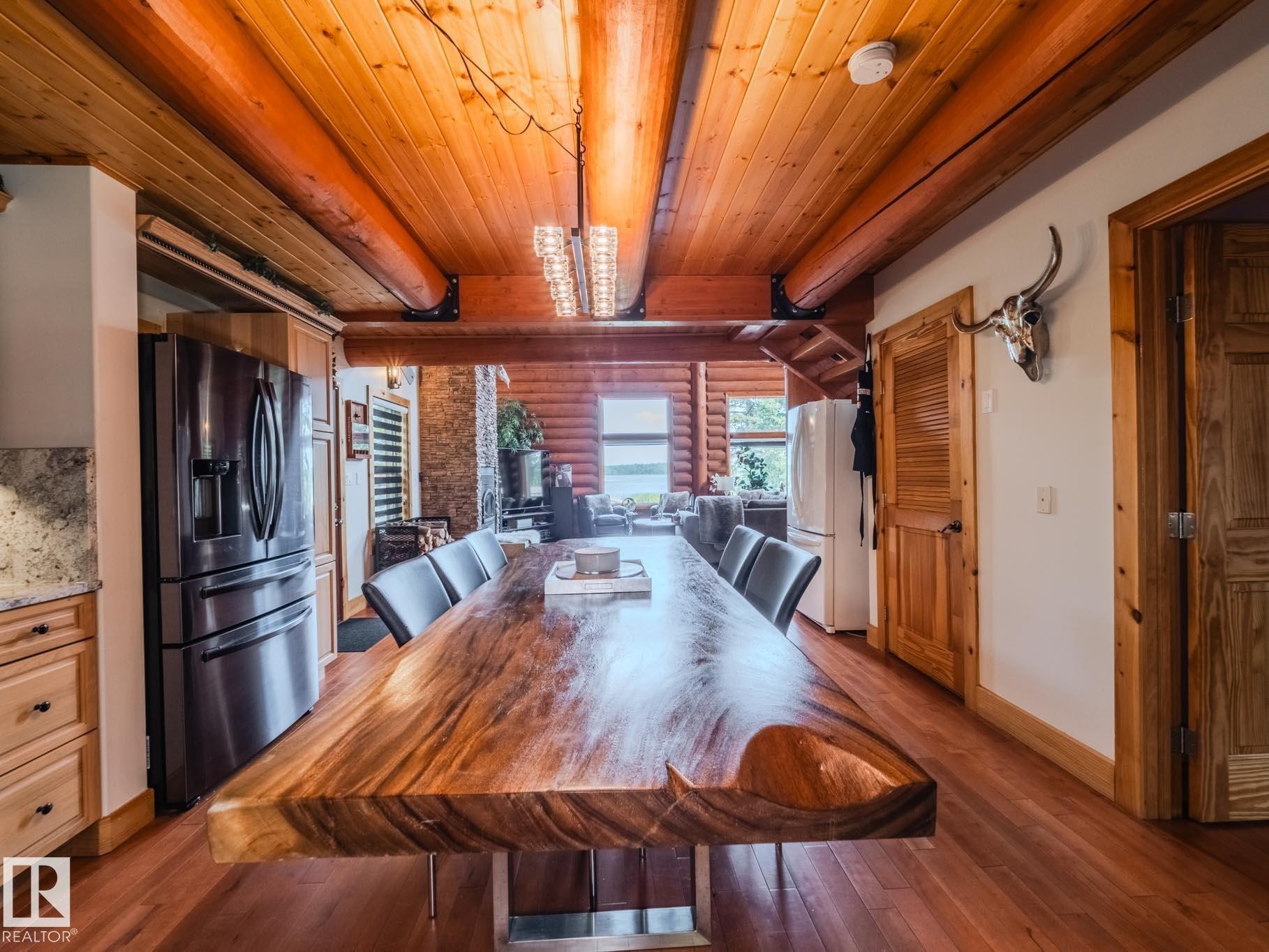 213 Lakeshore Drive, Rural Athabasca County, AB - Indoor Photo Showing Dining Room