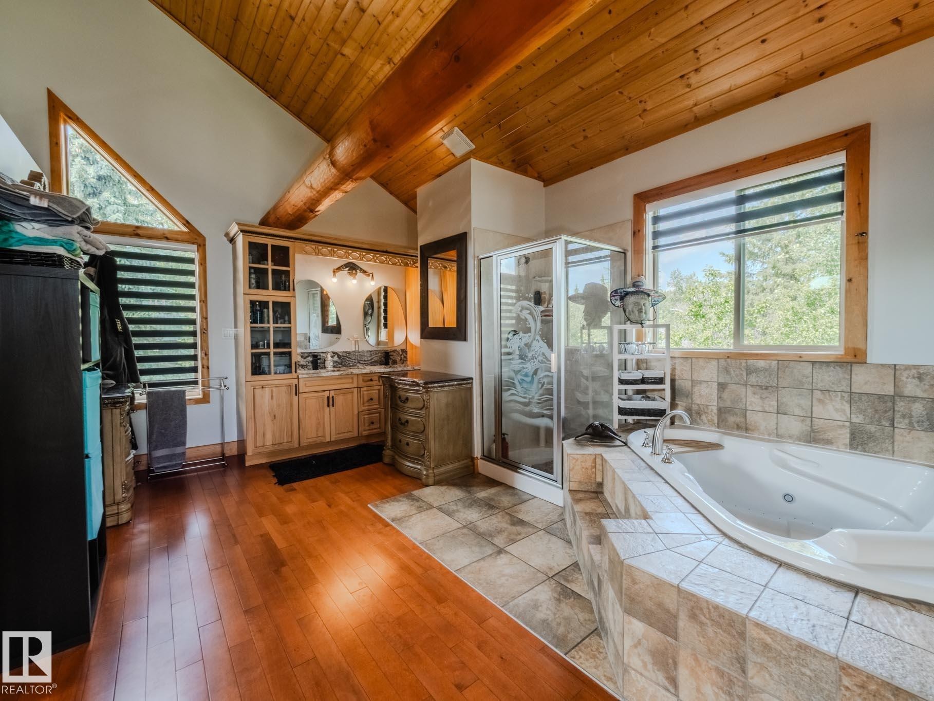 213 Lakeshore Drive, Rural Athabasca County, AB - Indoor Photo Showing Bathroom