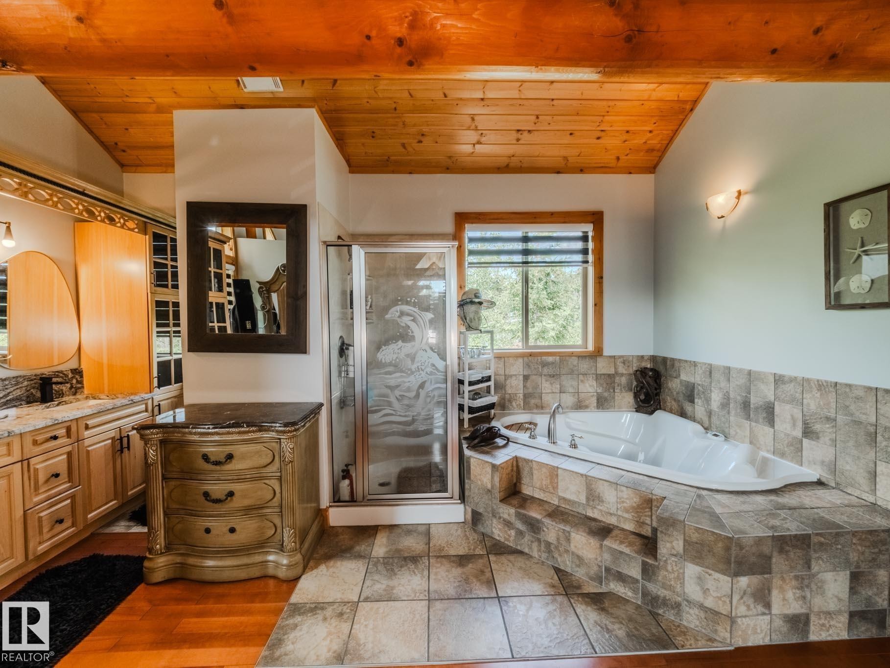213 Lakeshore Drive, Rural Athabasca County, AB - Indoor Photo Showing Bathroom
