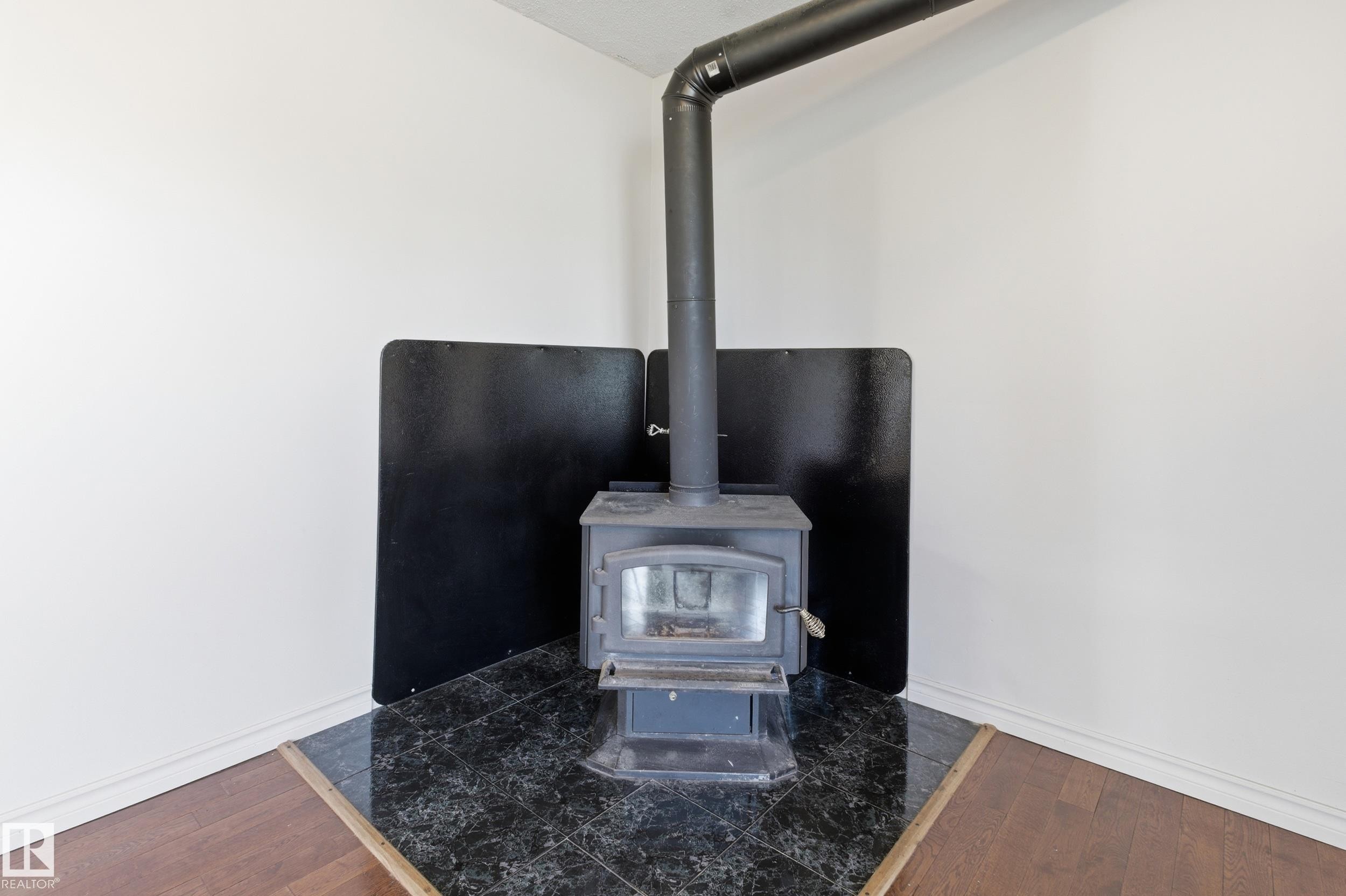 5319 49 Avenue, Onoway, AB - Indoor Photo Showing Other Room