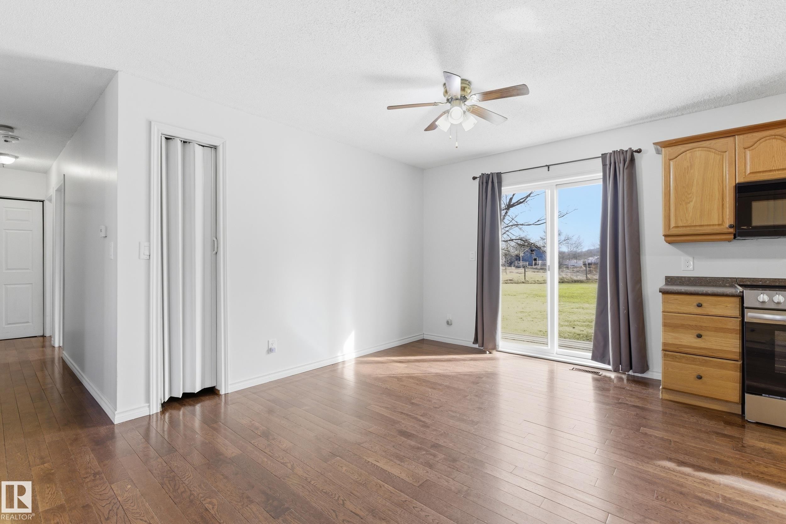 5319 49 Avenue, Onoway, AB - Indoor Photo Showing Kitchen