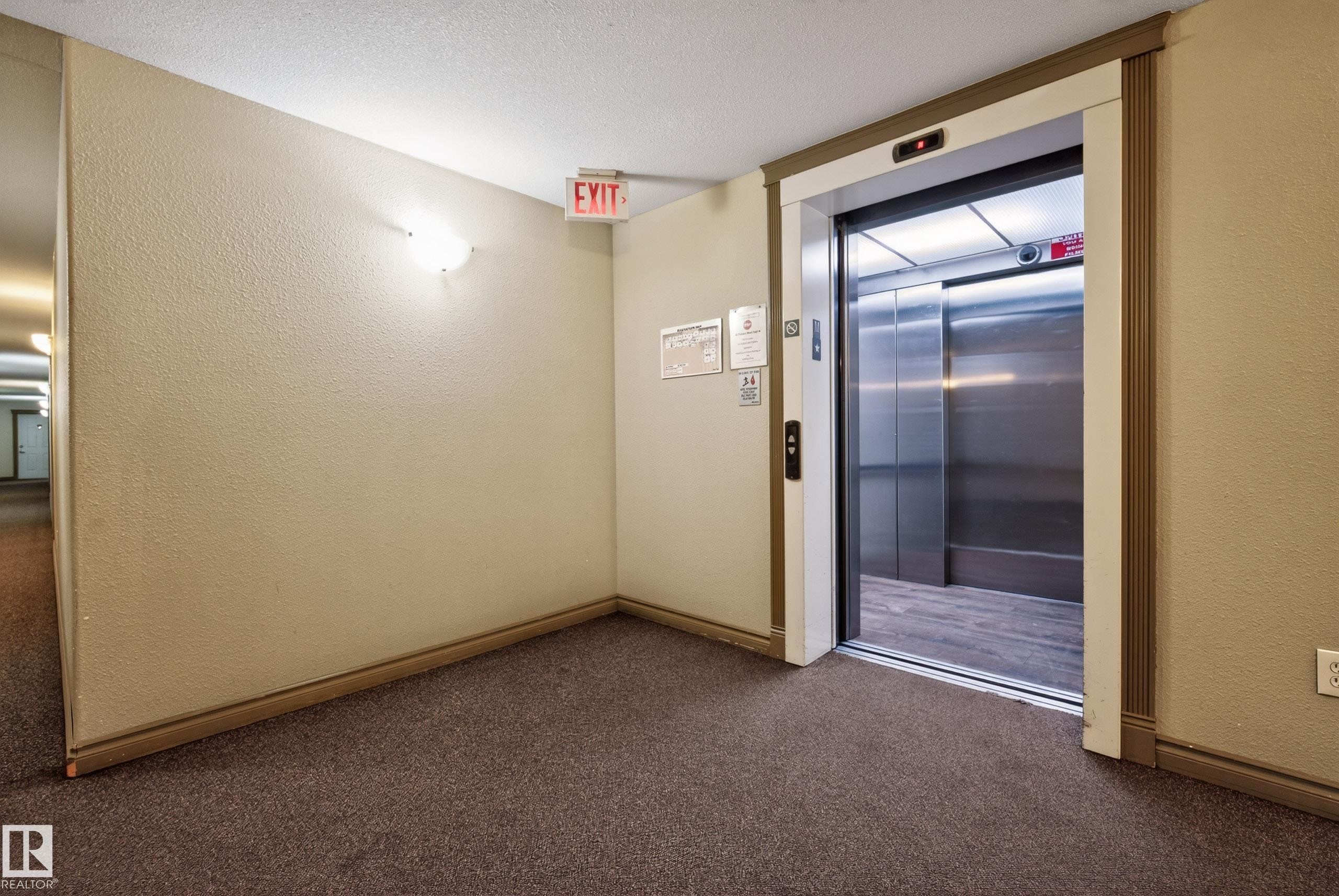 #113 13625 34 St Nw, Edmonton, AB - Indoor Photo Showing Other Room