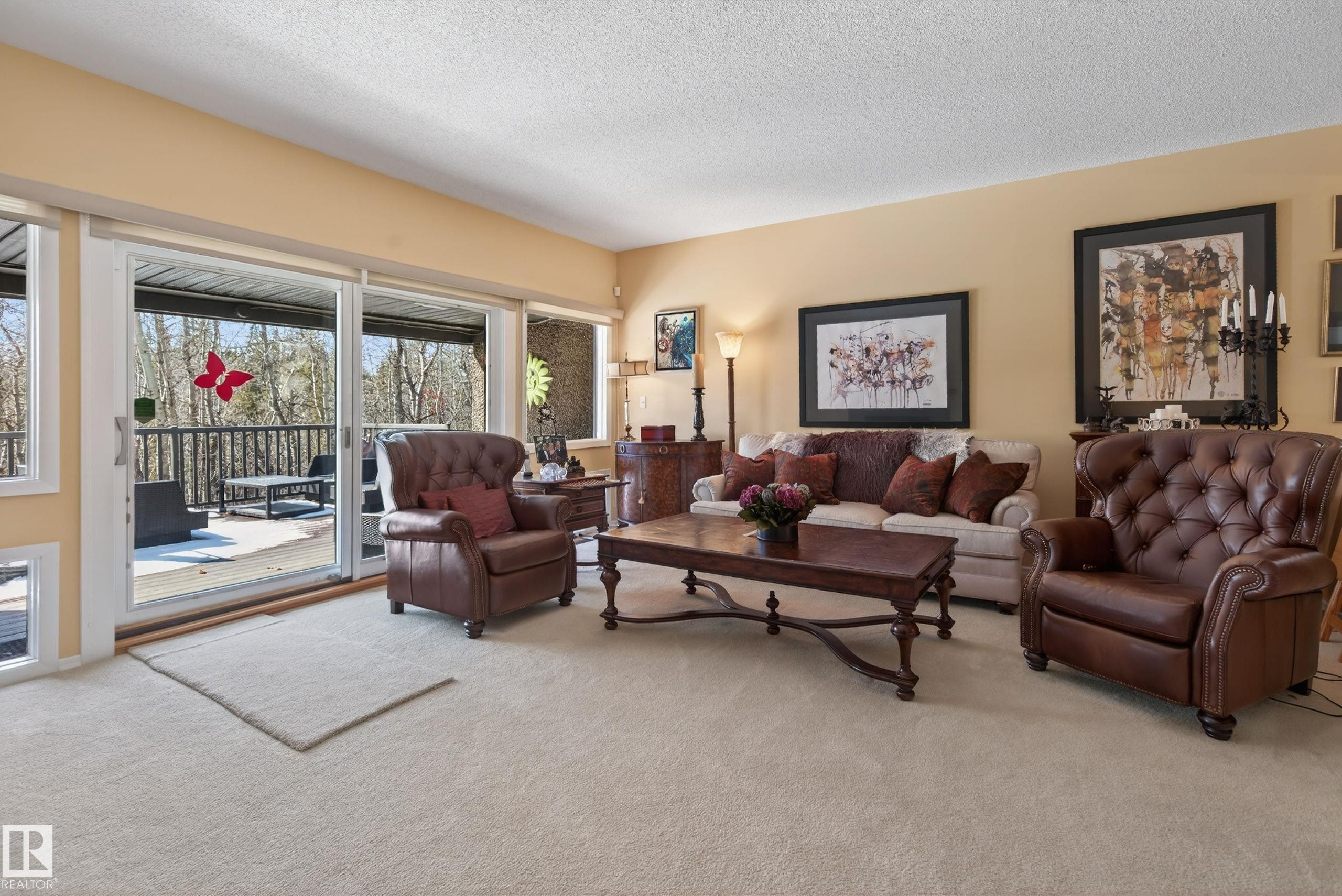 76 Willow Way, Edmonton, AB - Indoor Photo Showing Living Room
