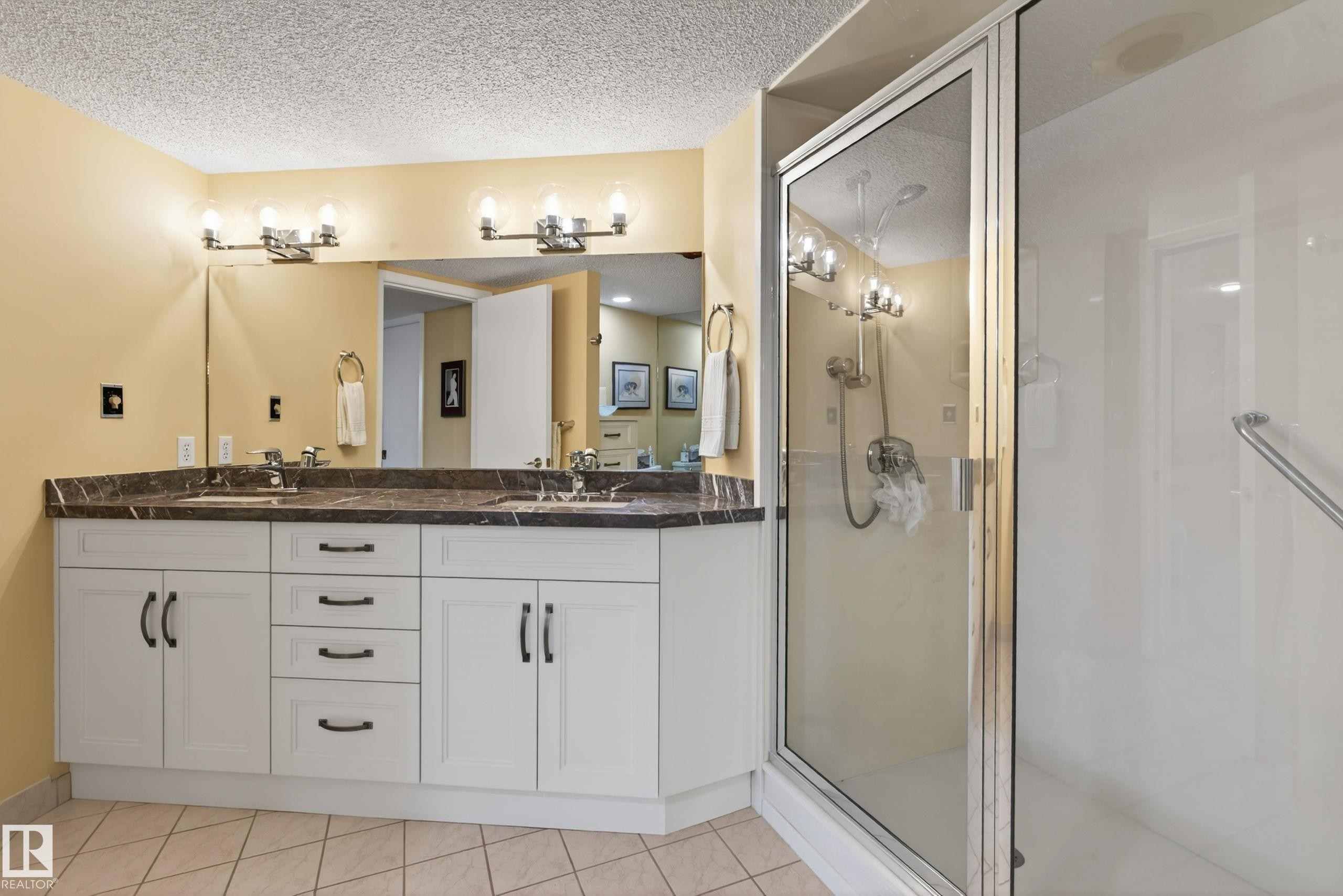 76 Willow Way, Edmonton, AB - Indoor Photo Showing Bathroom