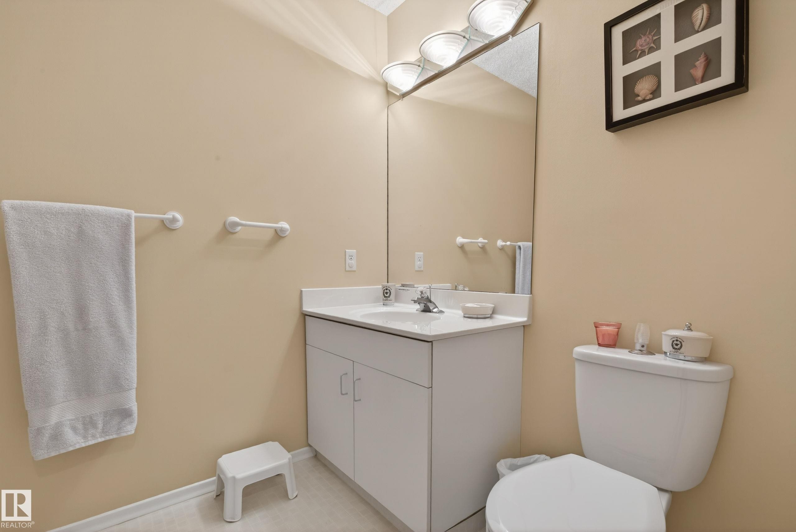 76 Willow Way, Edmonton, AB - Indoor Photo Showing Bathroom