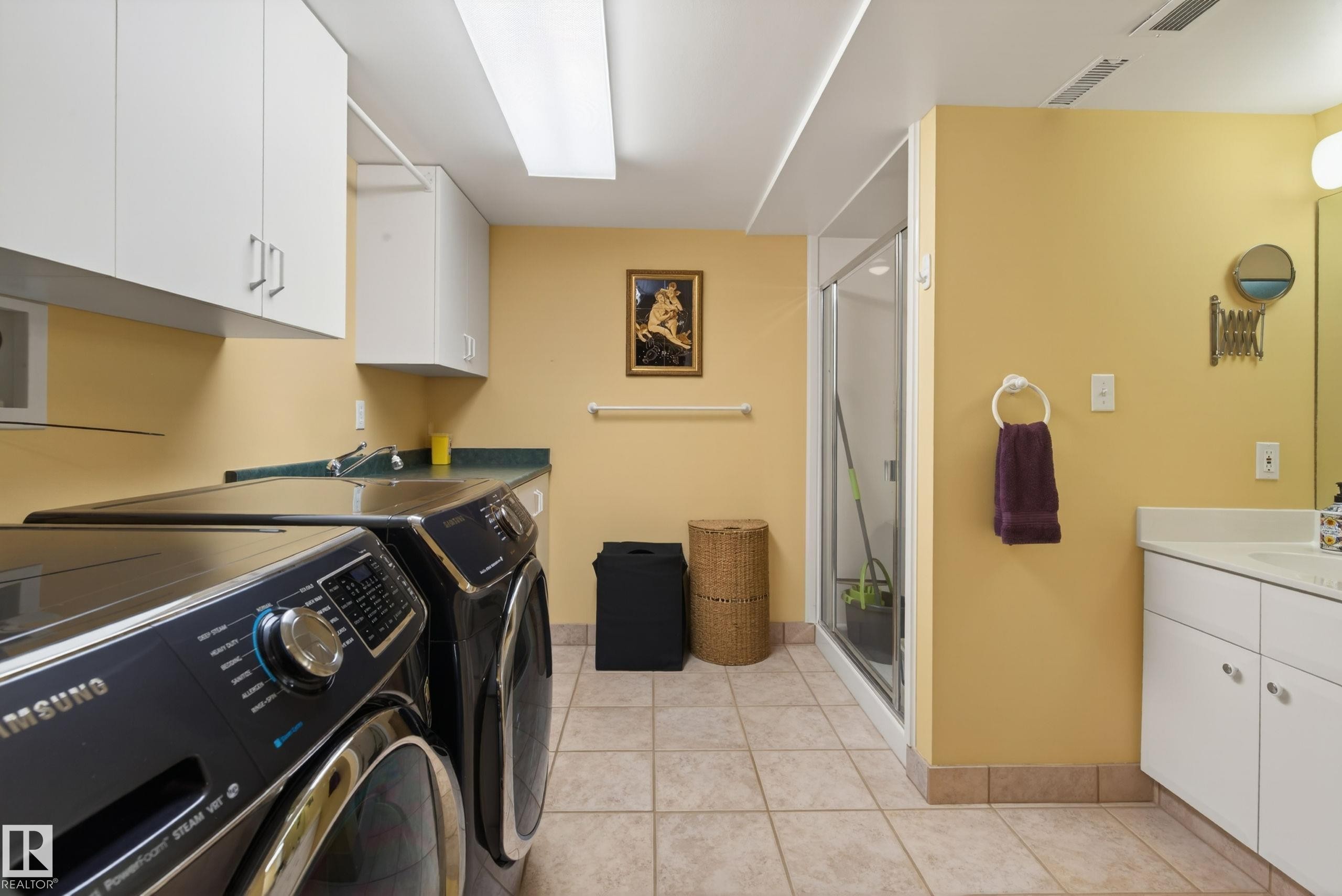 76 Willow Way, Edmonton, AB - Indoor Photo Showing Laundry Room