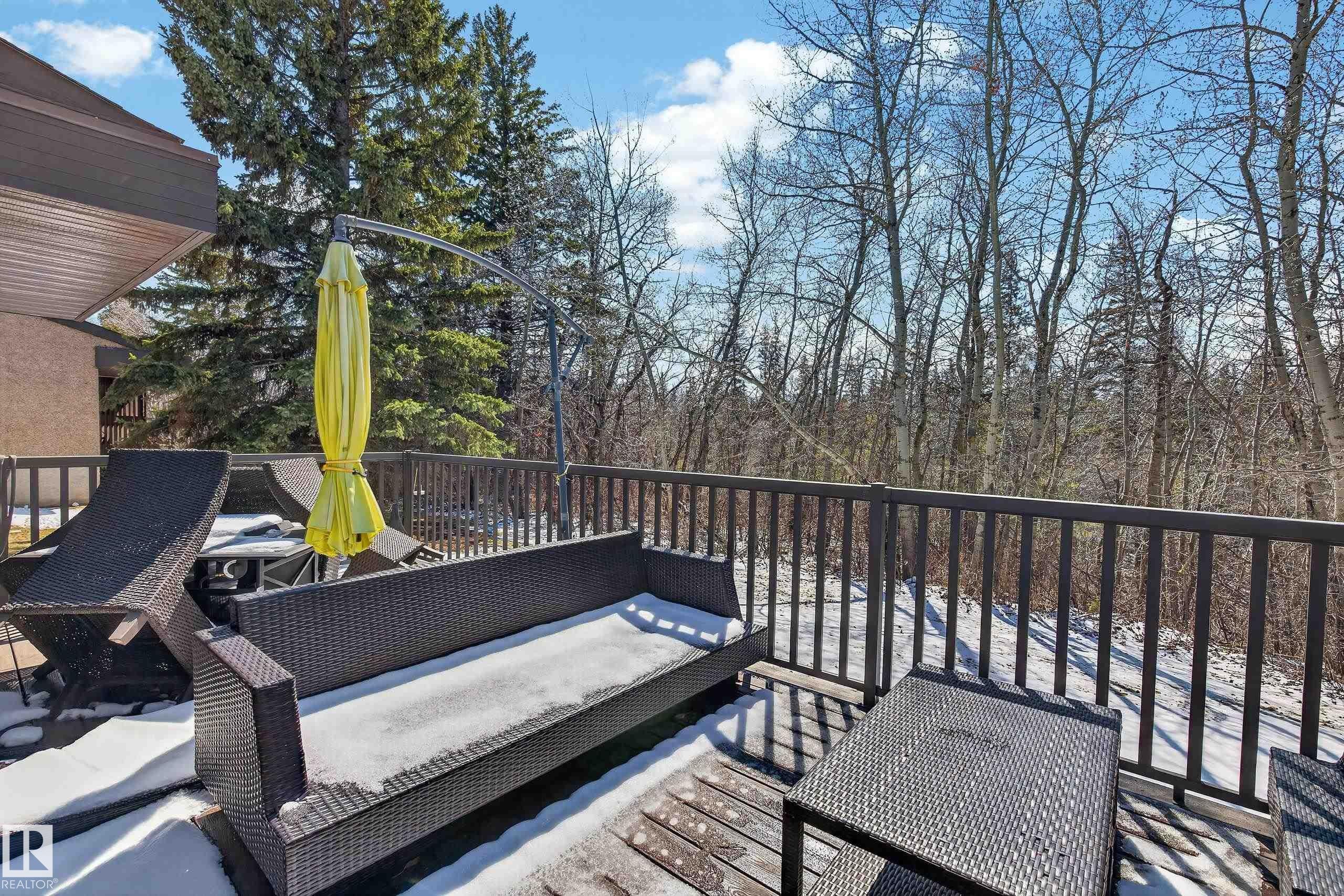 76 Willow Way, Edmonton, AB - Outdoor With Exterior