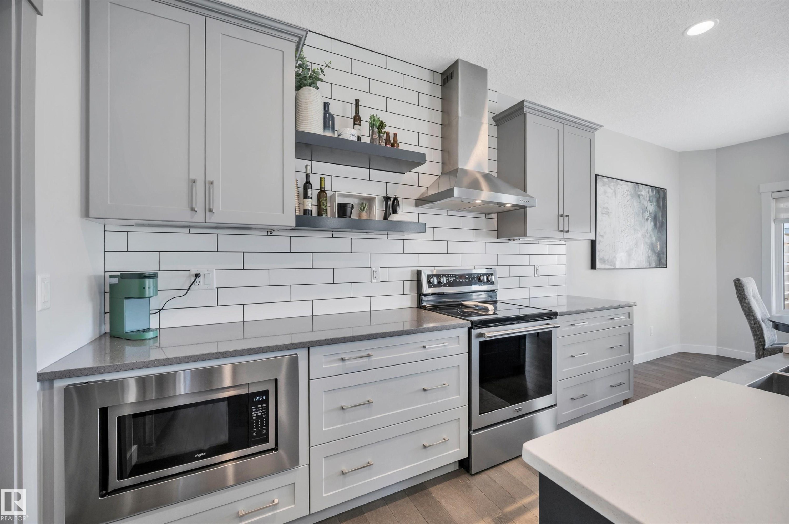 17632 77 Street, Edmonton, AB - Indoor Photo Showing Kitchen With Stainless Steel Kitchen With Upgraded Kitchen