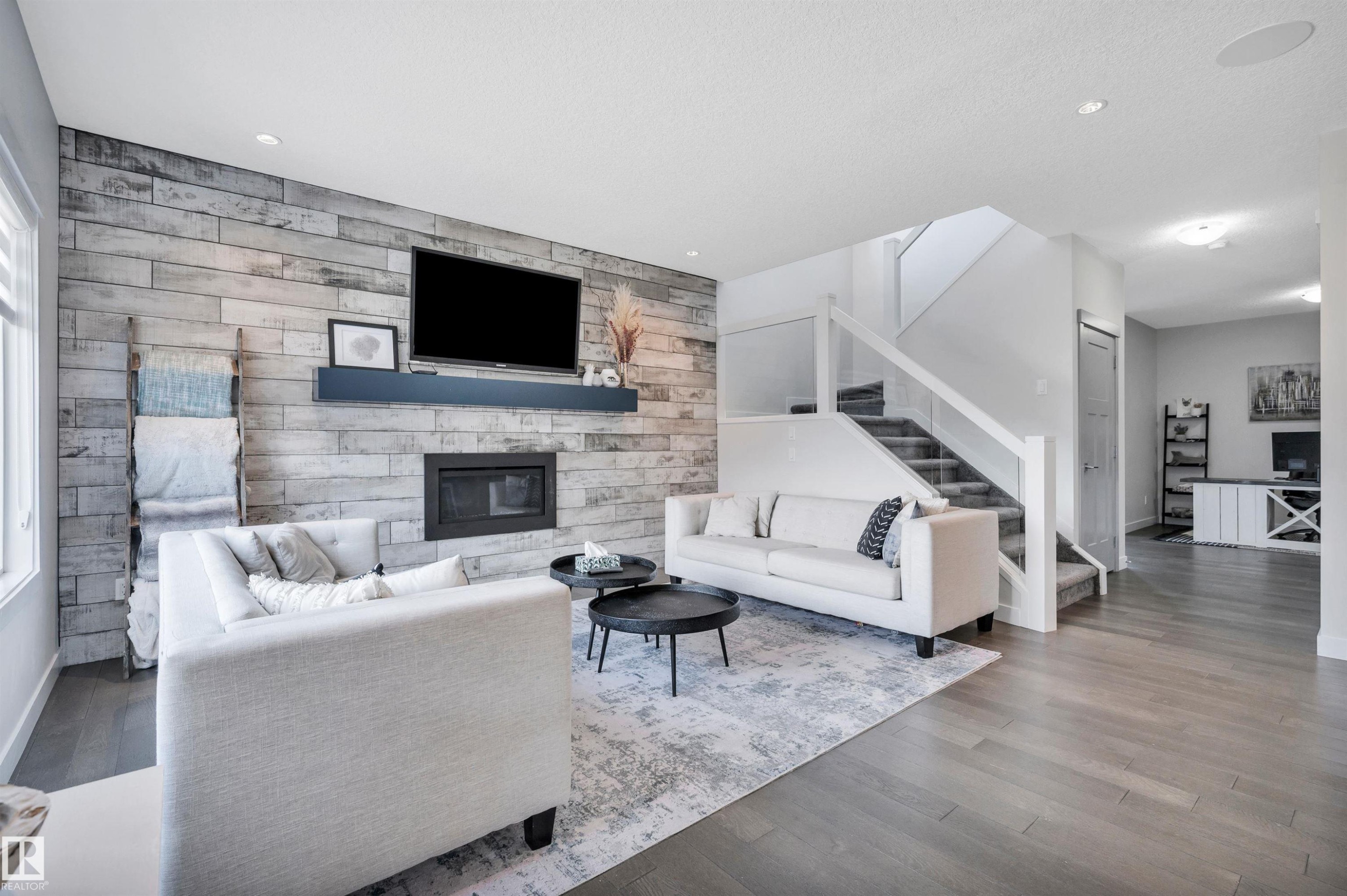 17632 77 Street, Edmonton, AB - Indoor Photo Showing Living Room With Fireplace