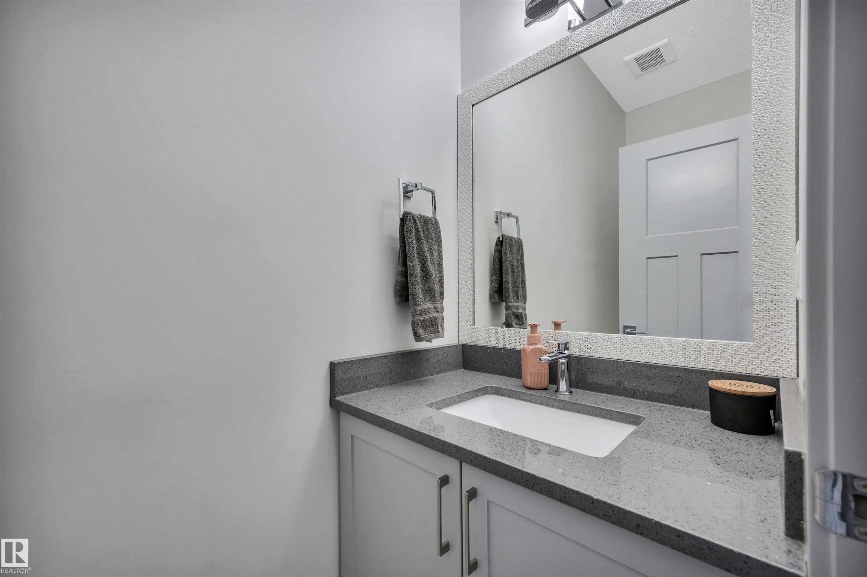 17632 77 Street, Edmonton, AB - Indoor Photo Showing Bathroom