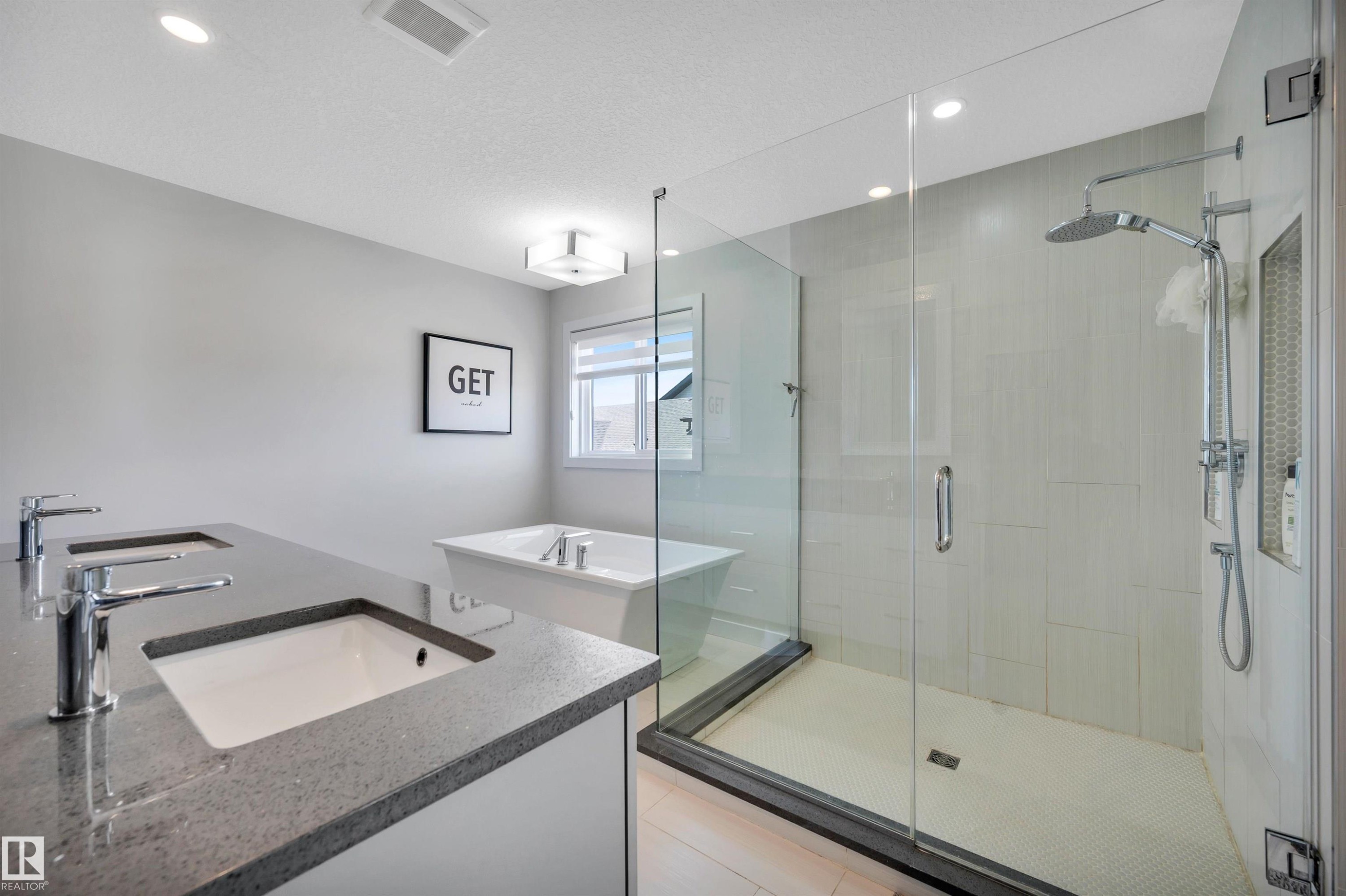 17632 77 Street, Edmonton, AB - Indoor Photo Showing Bathroom