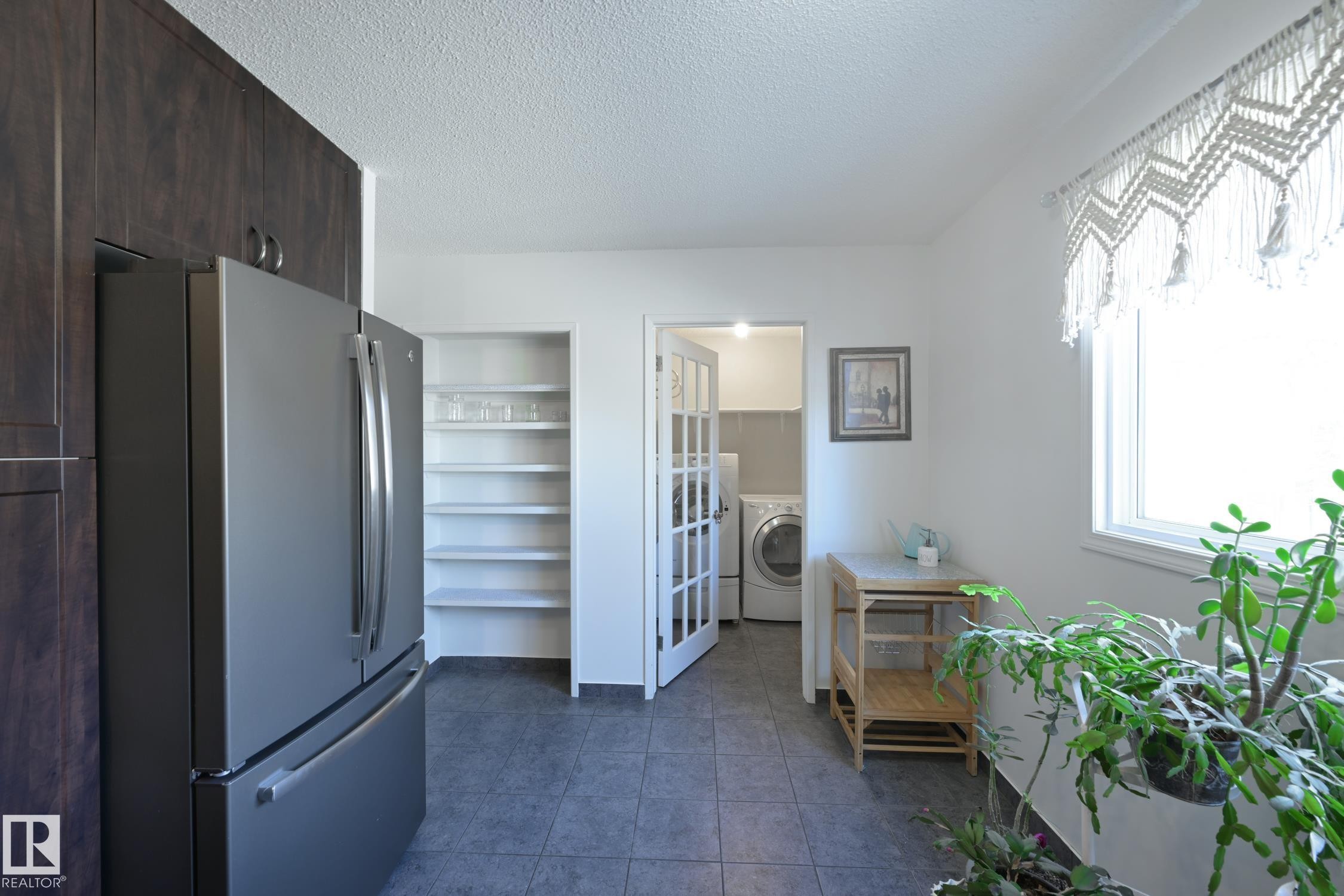 15 Glaewyn Es, St. Albert, AB - Indoor Photo Showing Bedroom