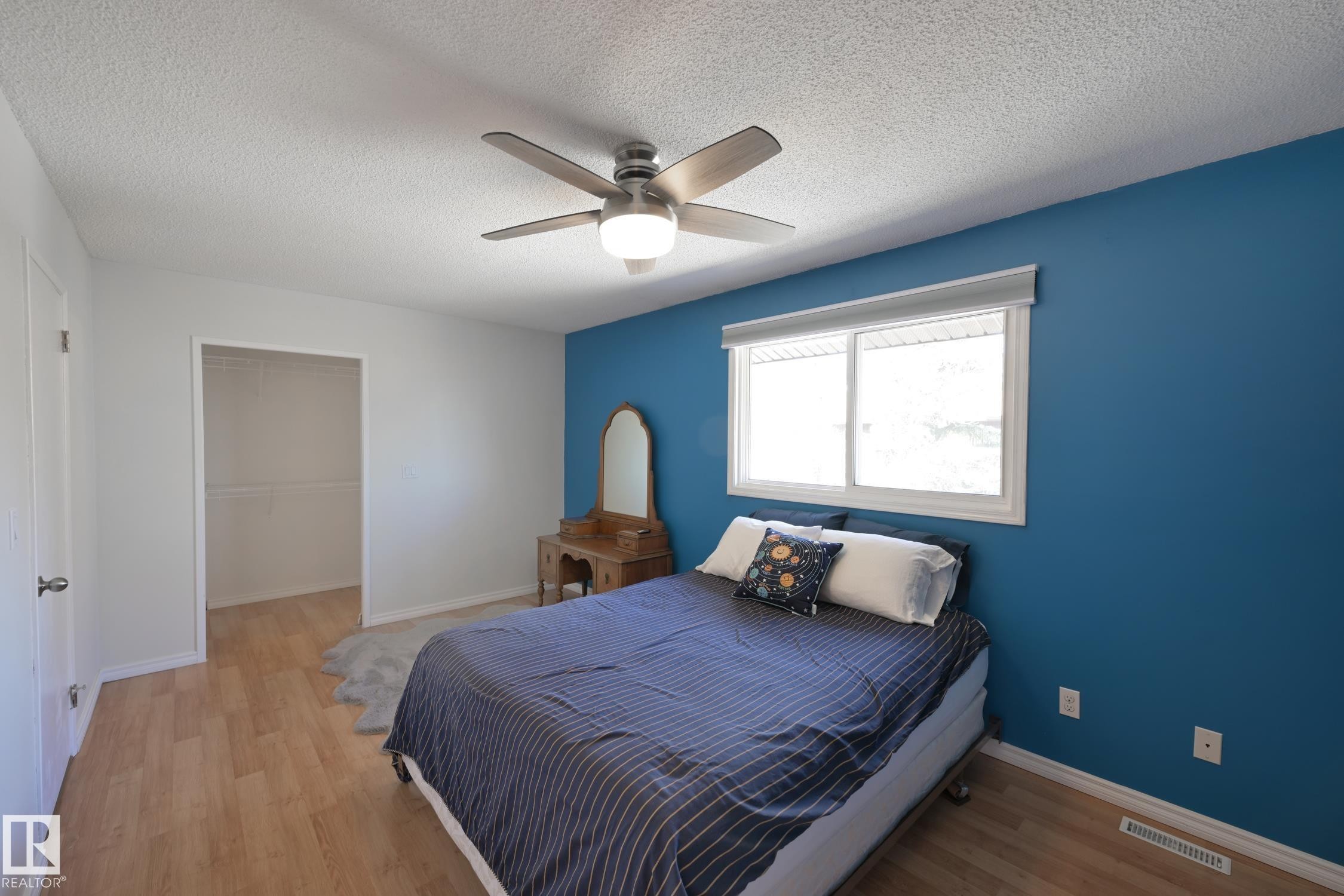 15 Glaewyn Es, St. Albert, AB - Indoor Photo Showing Bedroom