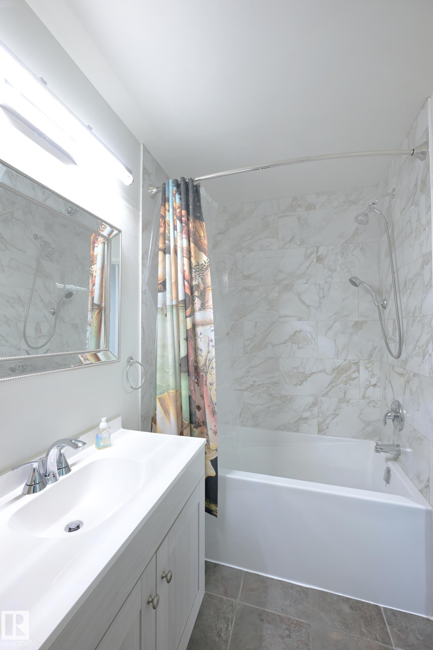 15 Glaewyn Es, St. Albert, AB - Indoor Photo Showing Bathroom