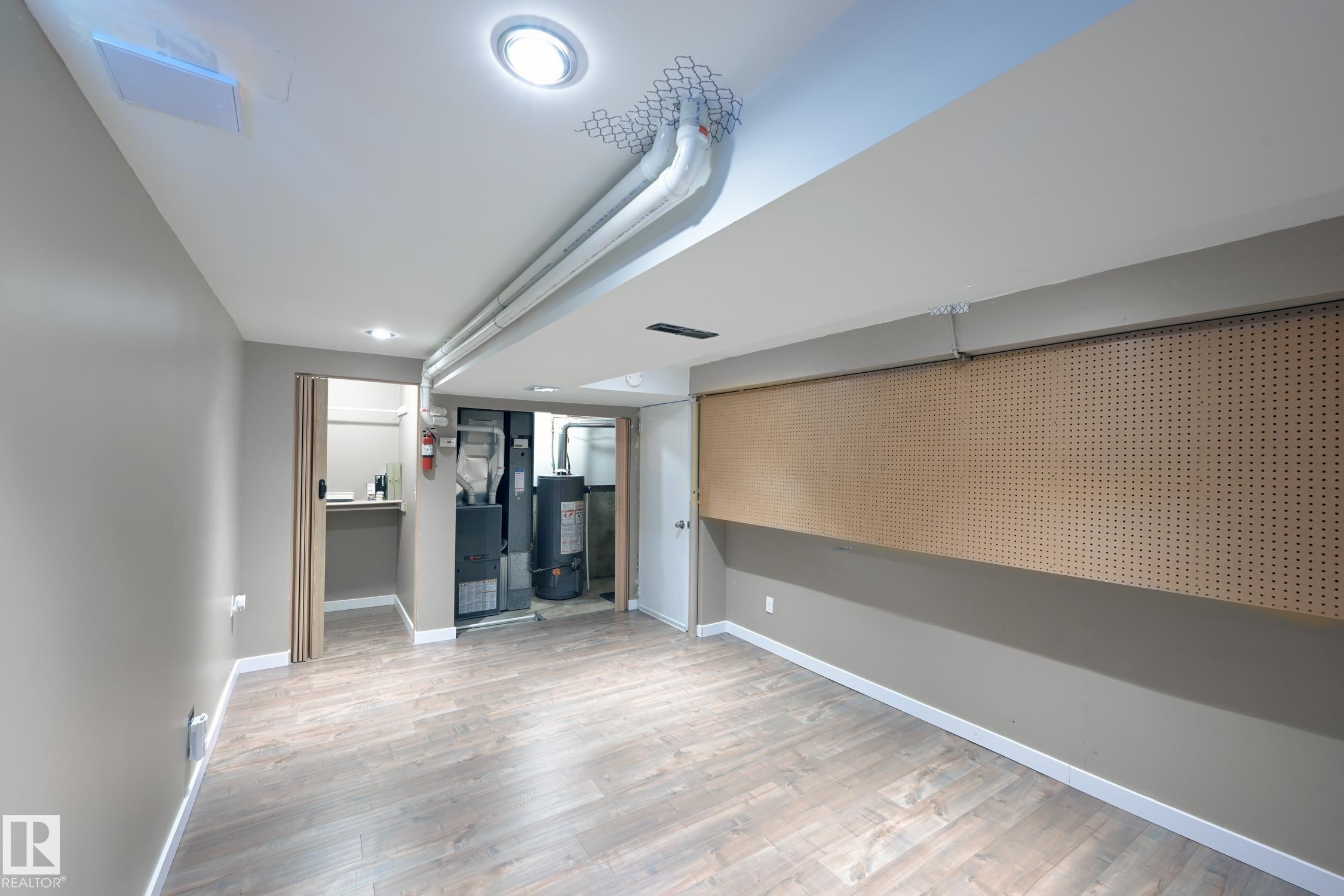 15 Glaewyn Es, St. Albert, AB - Indoor Photo Showing Other Room