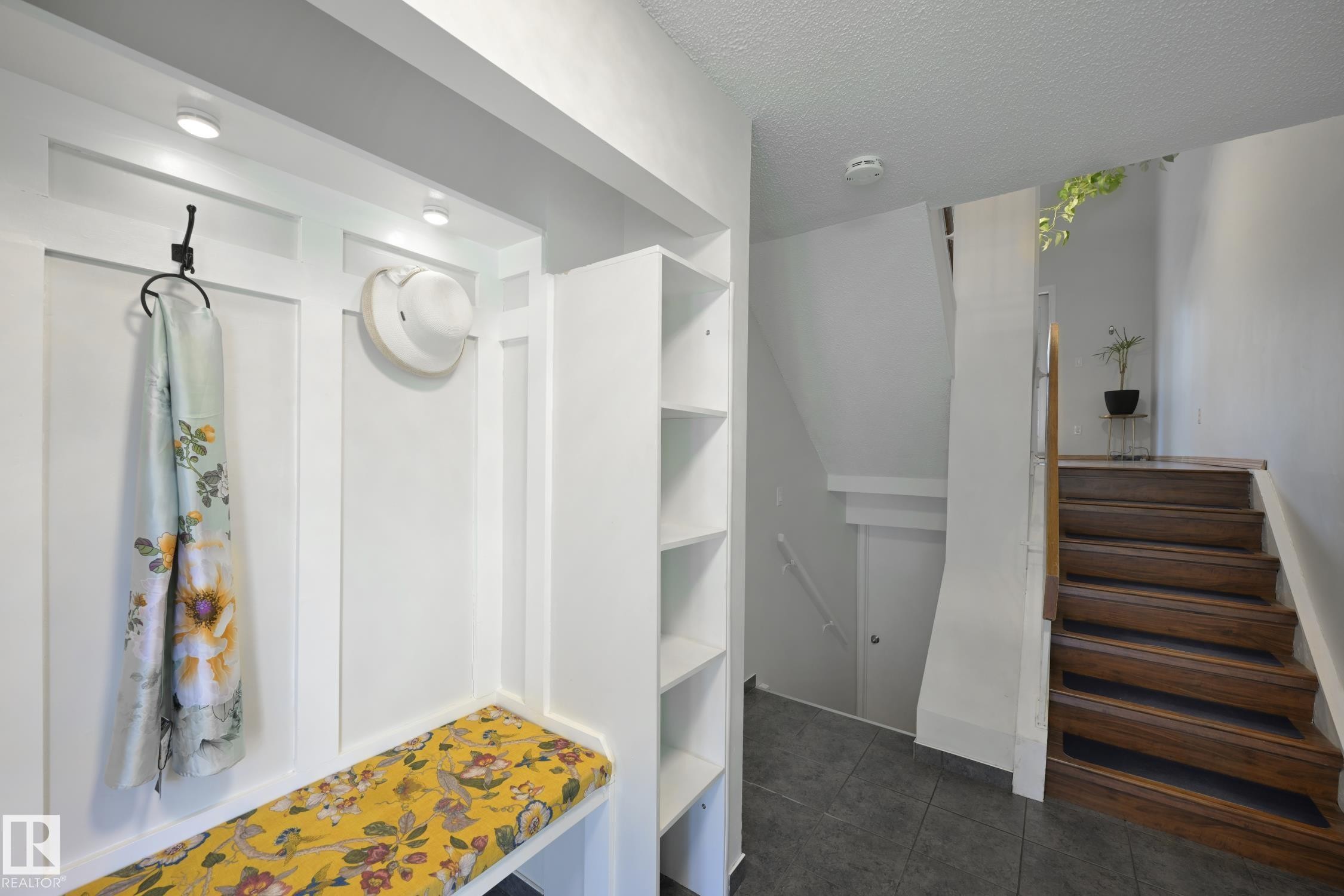 15 Glaewyn Es, St. Albert, AB - Indoor