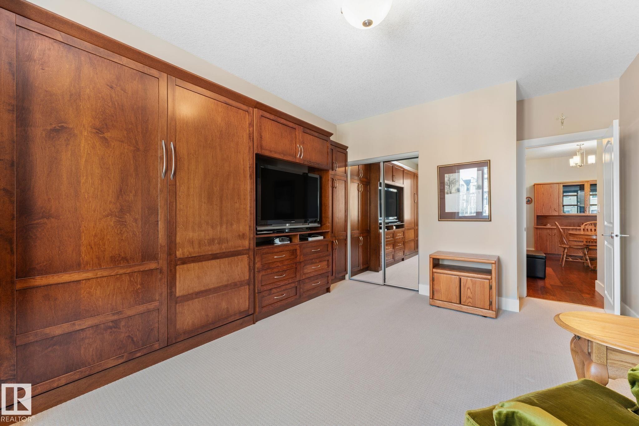 251 6079 Maynard Way, Edmonton, AB - Indoor